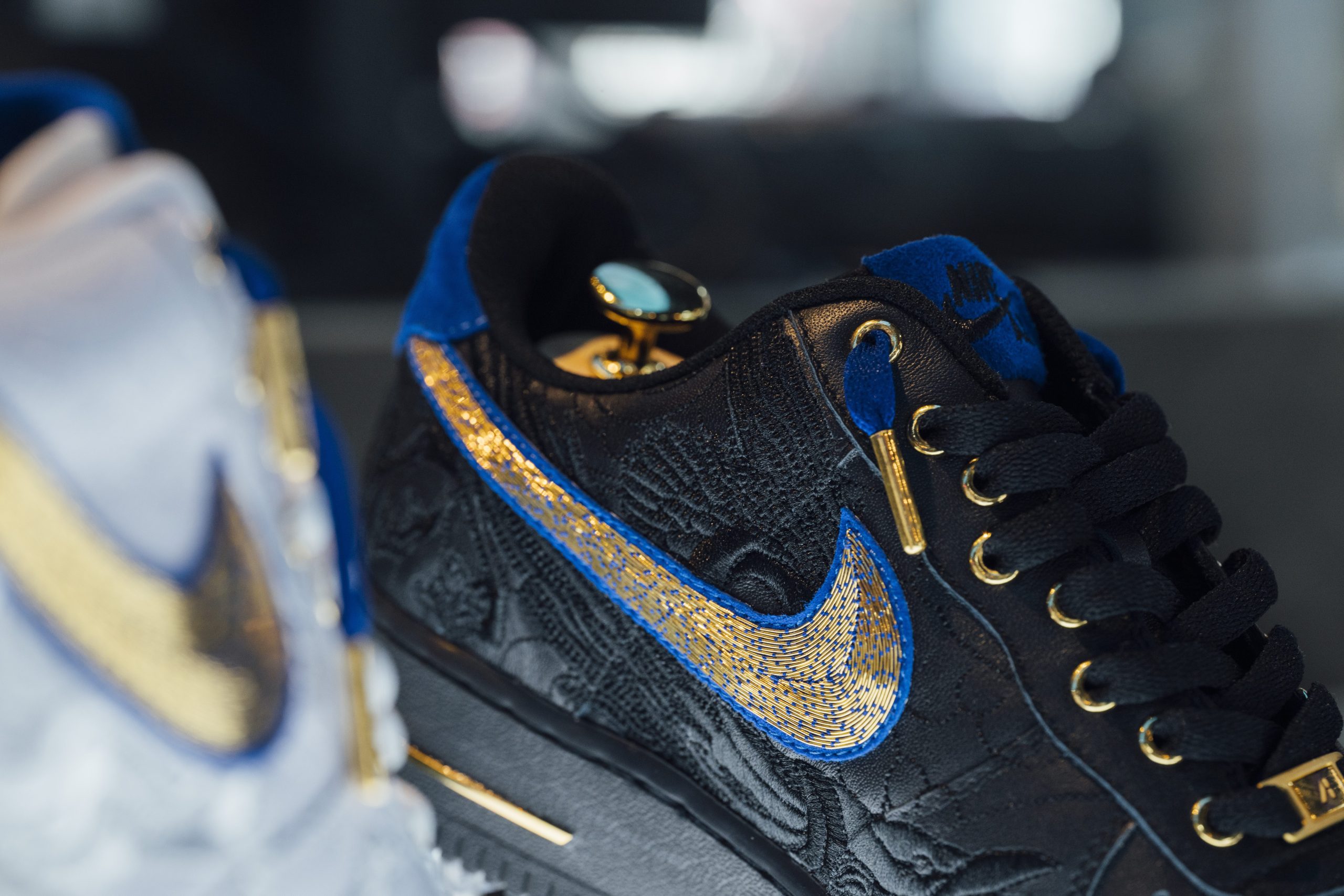 限量純金Nike Air Force 1震撼台中登場：kim a掀起黃金藝術新浪潮18
