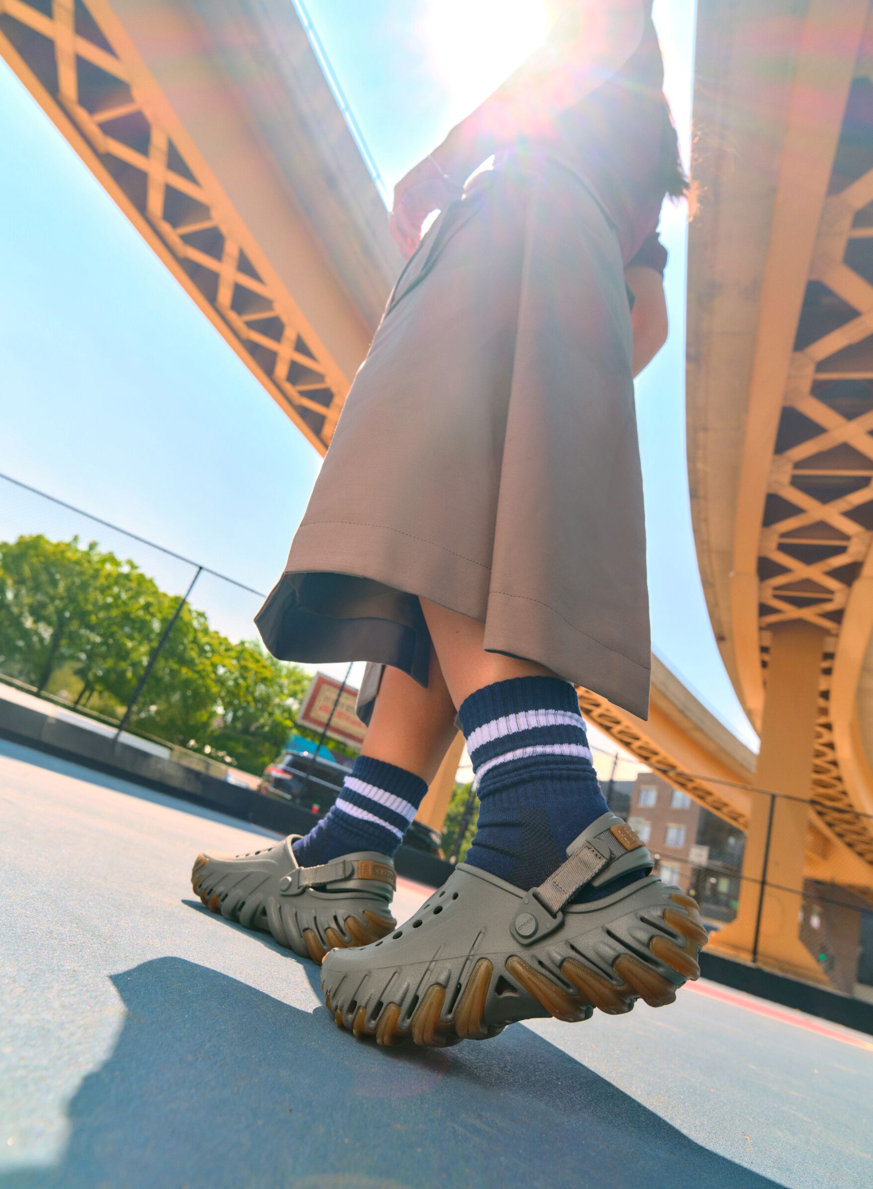 甜酷出擊！Crocs Echo情人節新作瑪莉珍風格超搶眼 (2)