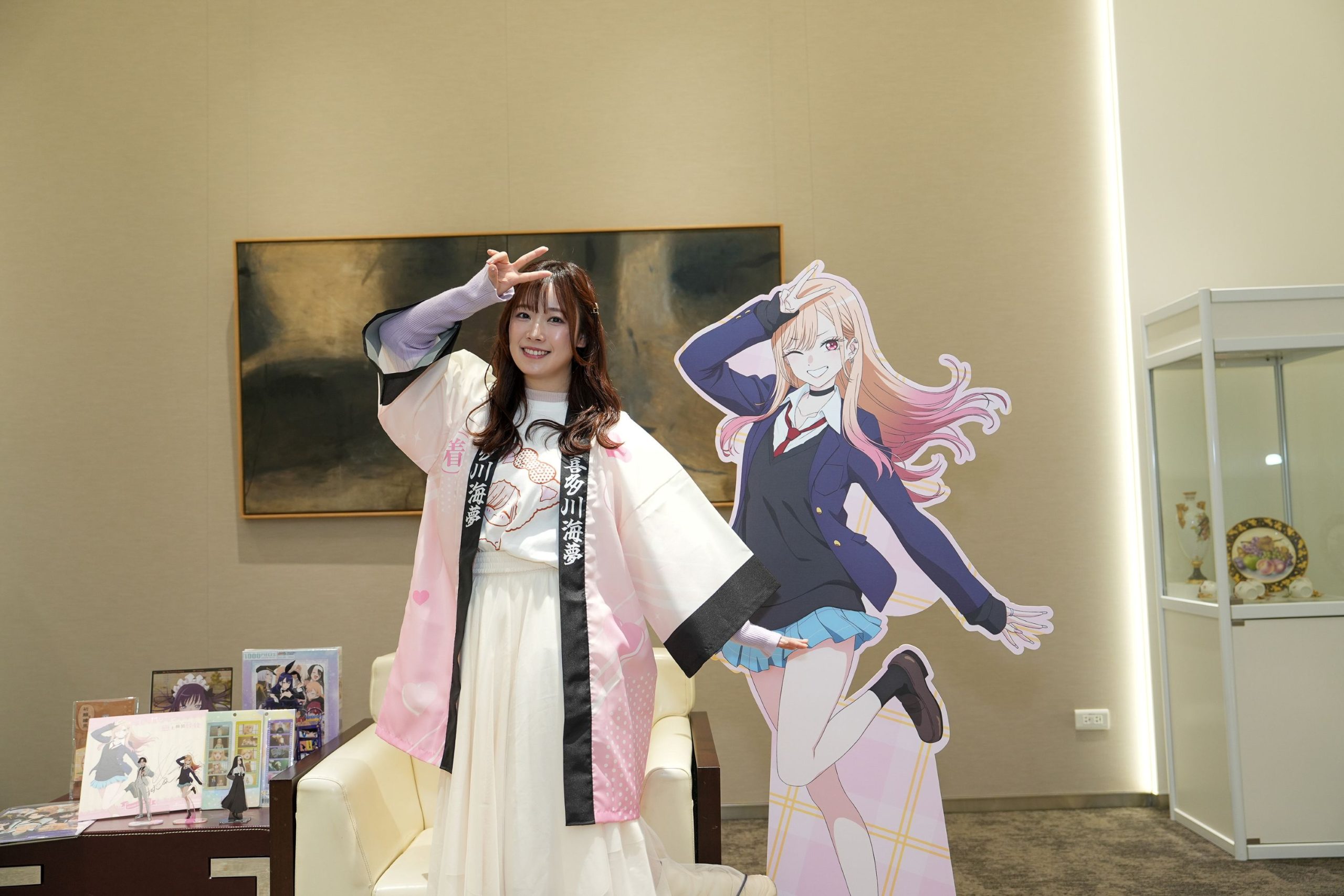 直田姬奈首次來台魅力全開：深情演繹《戀上換裝娃娃》再掀COS熱潮 (2)