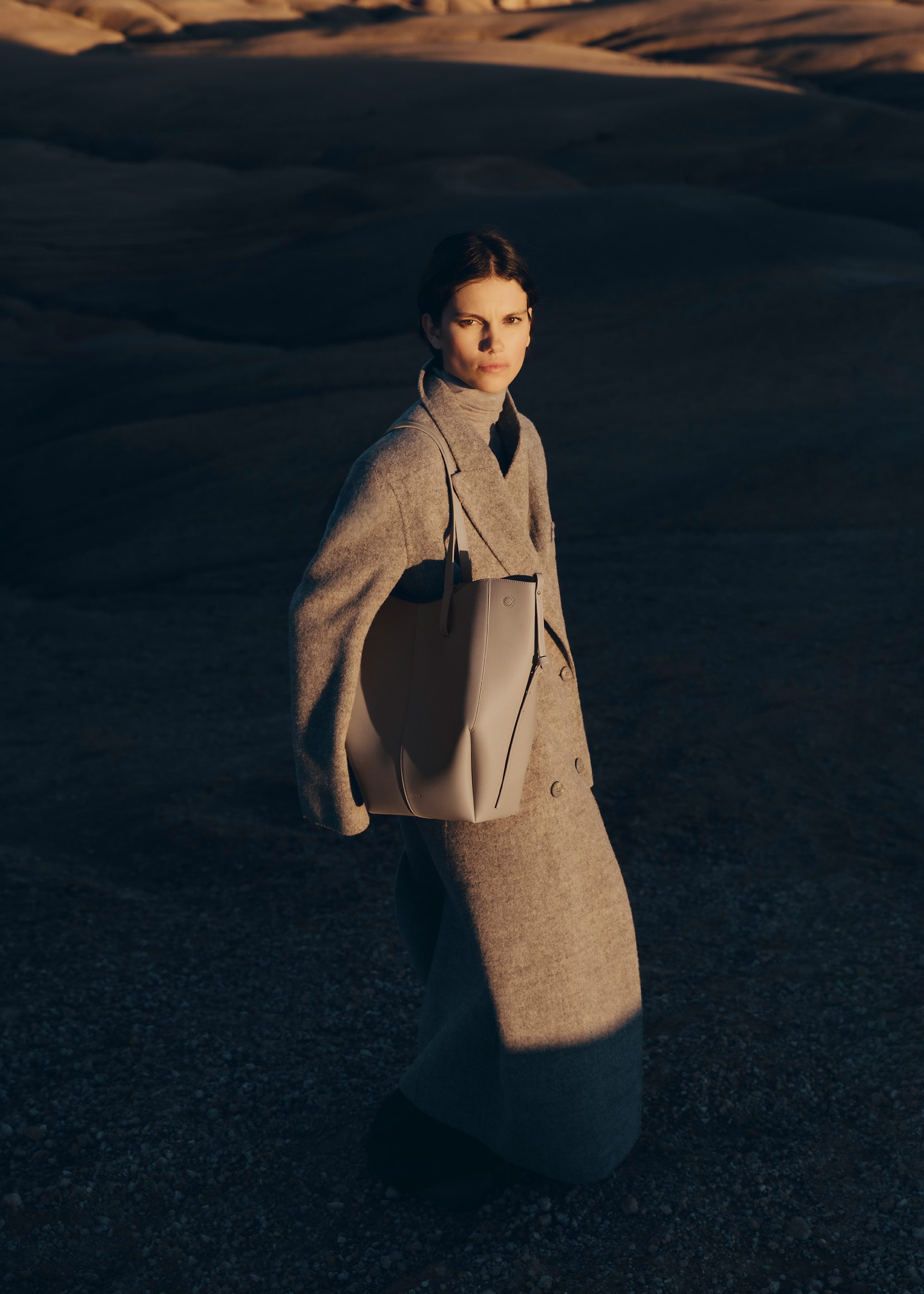 翻褶花苞美學再現 Polene Cyme Tote 譜寫都市優雅新高度13