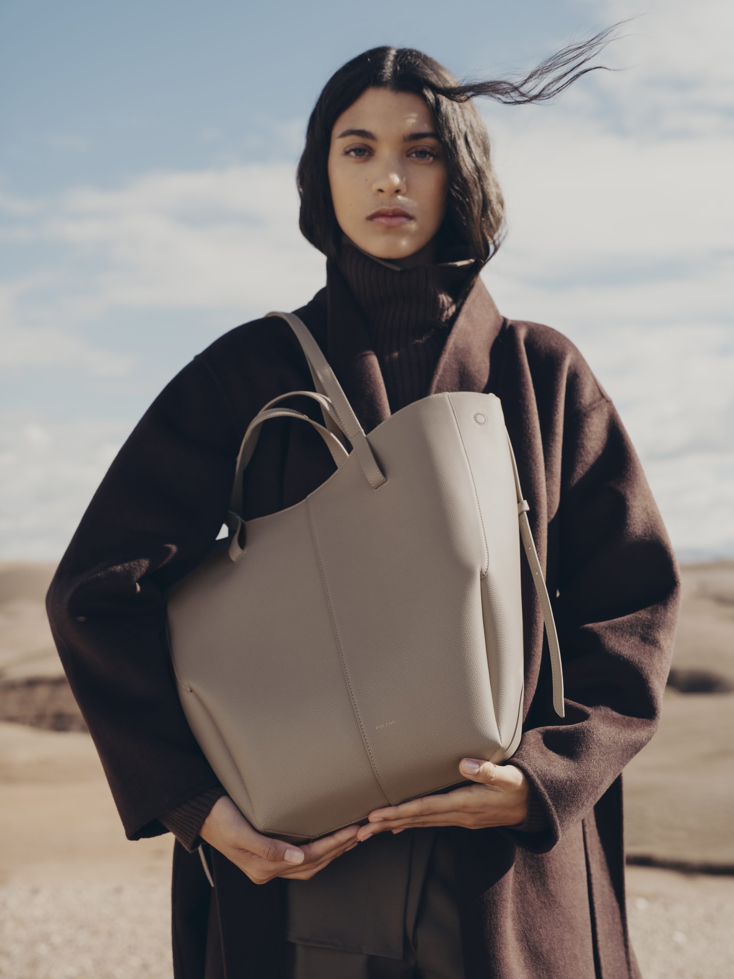 翻褶花苞美學再現 Polene Cyme Tote 譜寫都市優雅新高度14