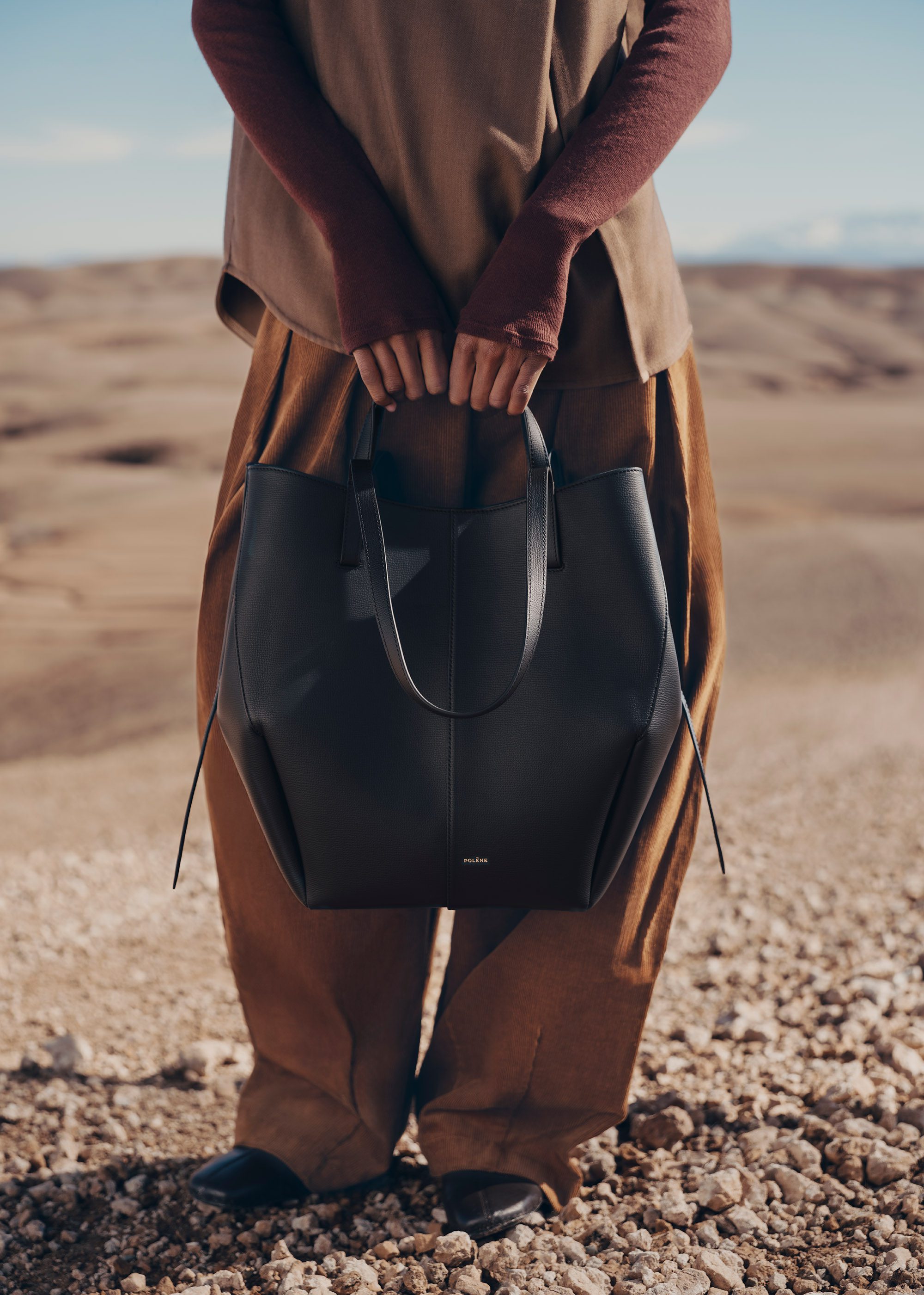 翻褶花苞美學再現 Polene Cyme Tote 譜寫都市優雅新高度2