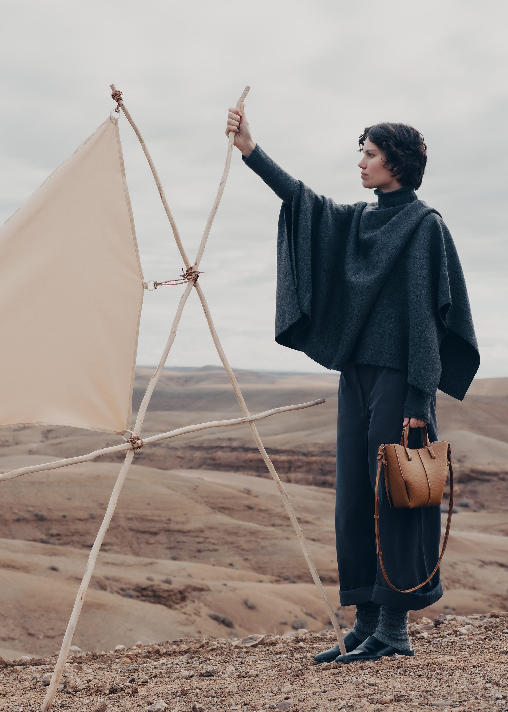 翻褶花苞美學再現 Polene Cyme Tote 譜寫都市優雅新高度22