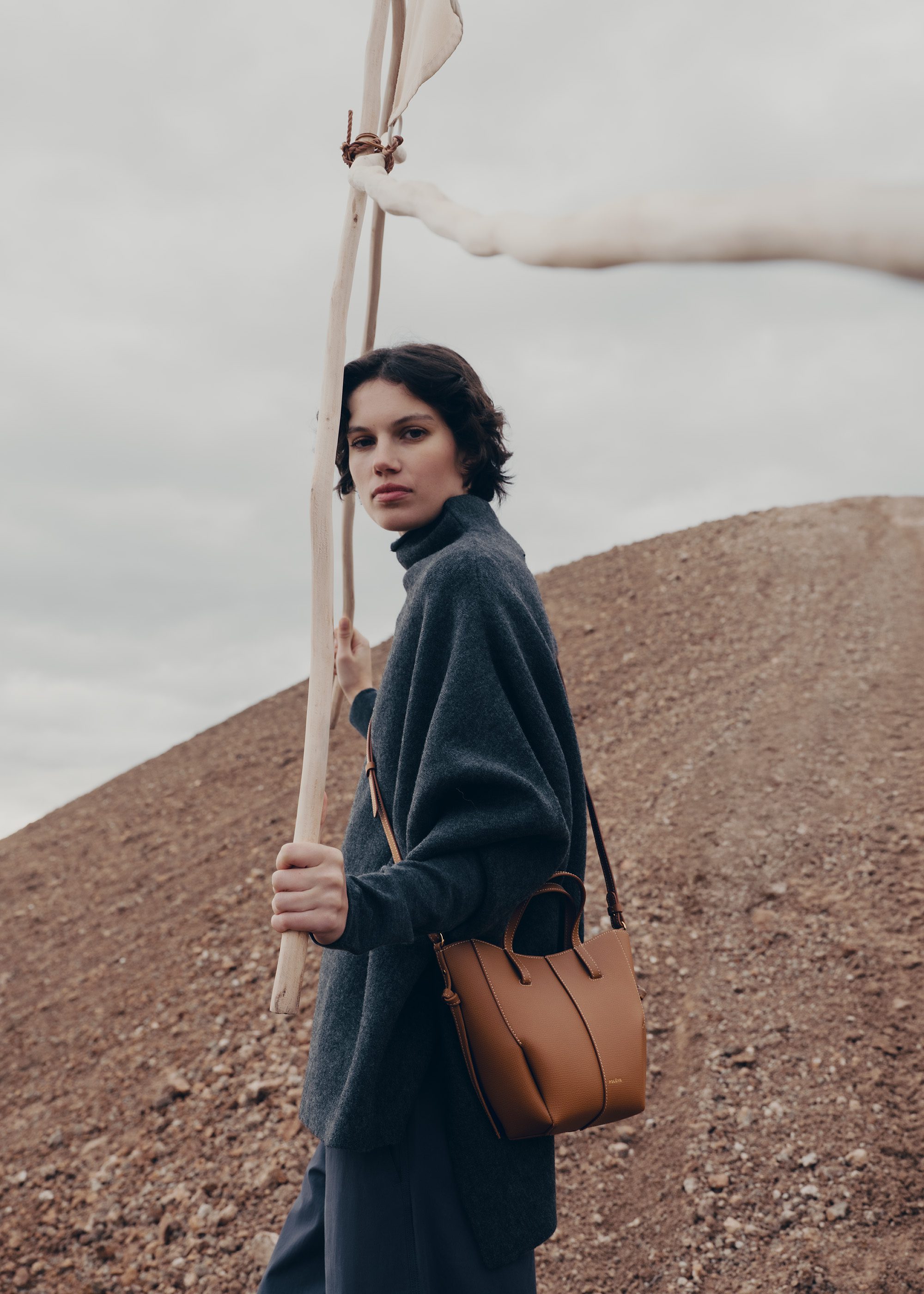 翻褶花苞美學再現 Polene Cyme Tote 譜寫都市優雅新高度24