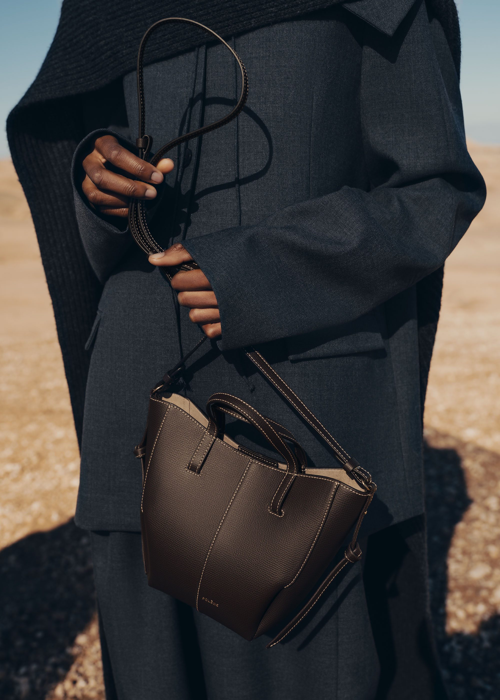 翻褶花苞美學再現 Polene Cyme Tote 譜寫都市優雅新高度26