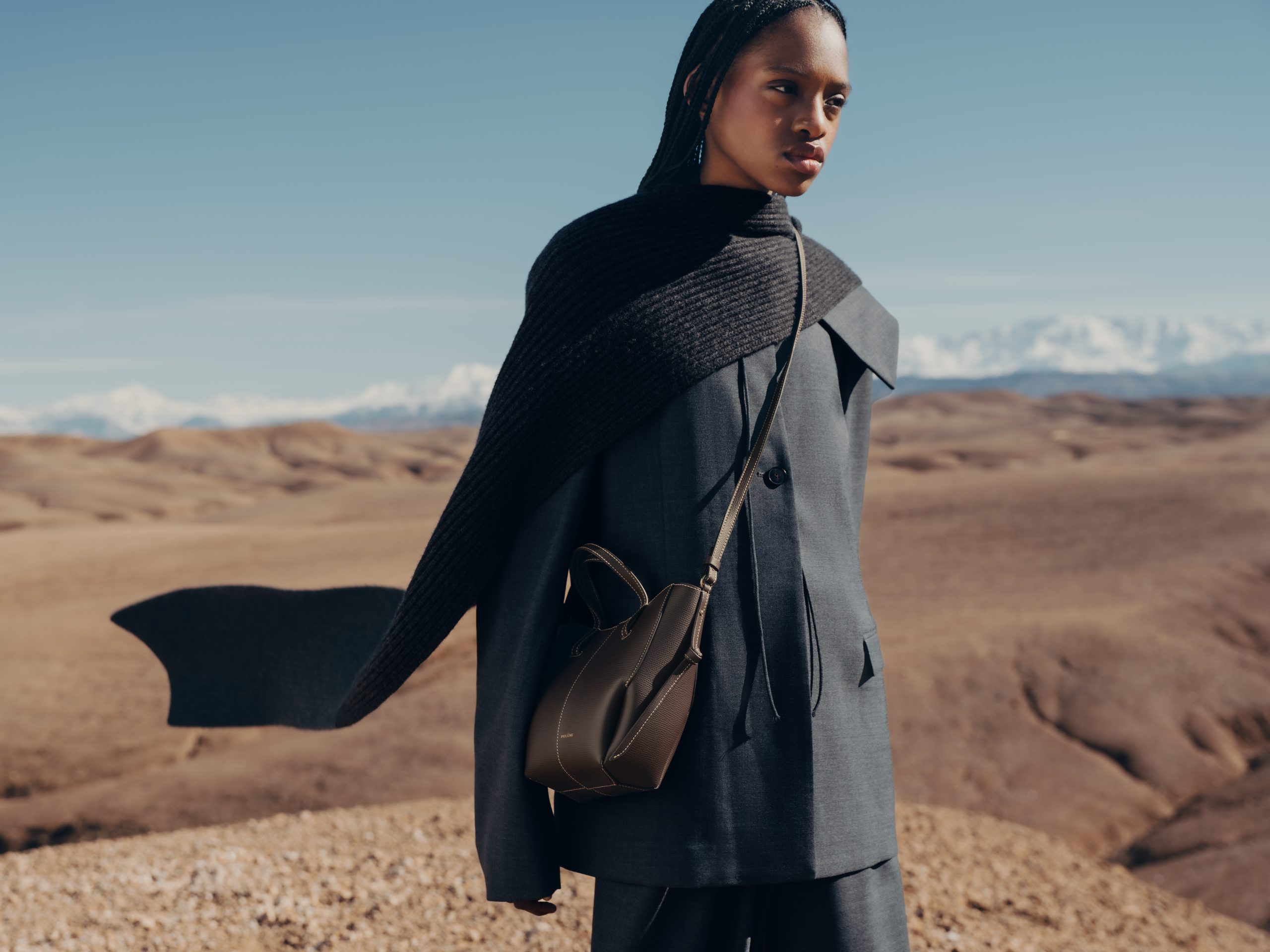 翻褶花苞美學再現 Polene Cyme Tote 譜寫都市優雅新高度28