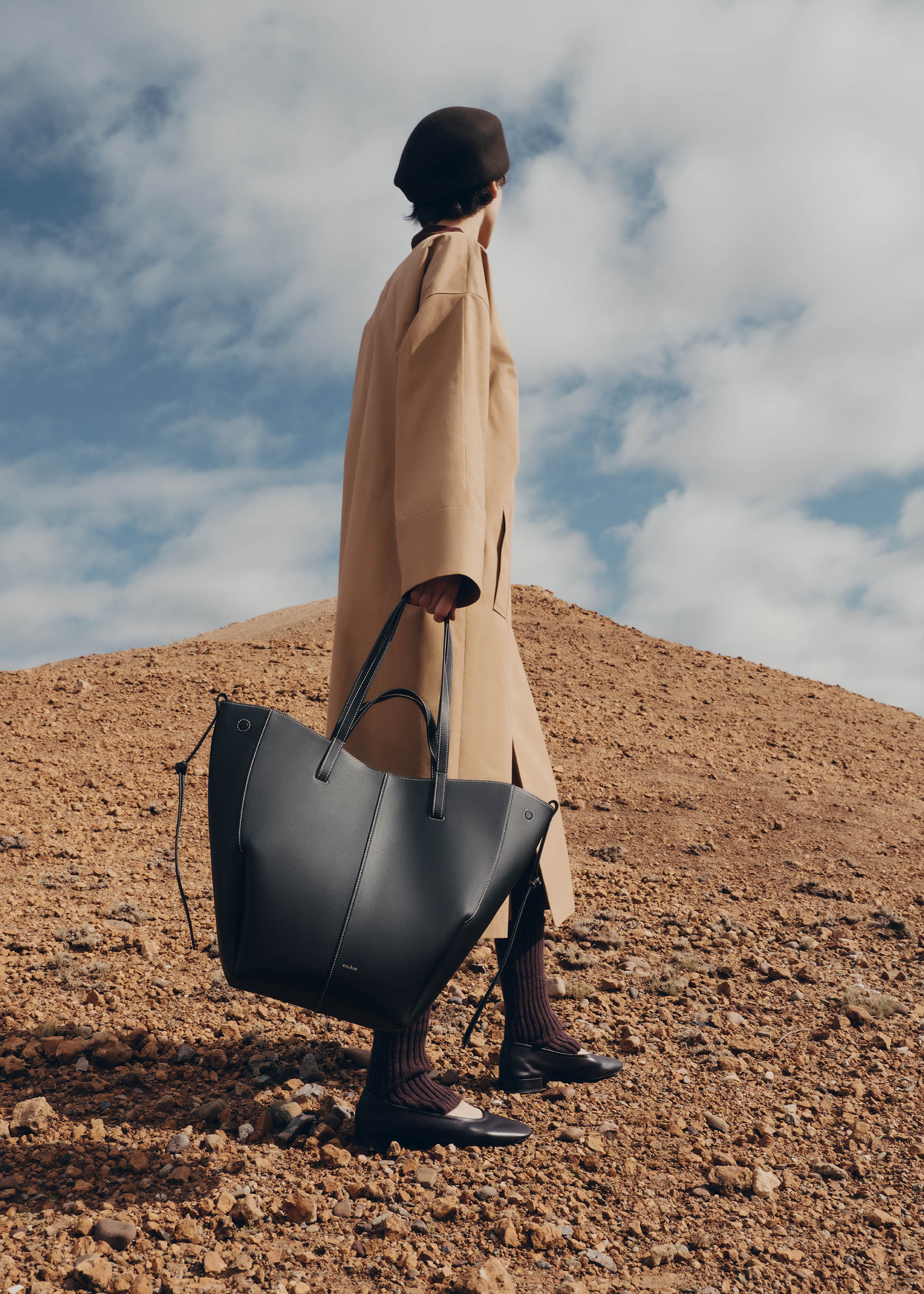 翻褶花苞美學再現 Polene Cyme Tote 譜寫都市優雅新高度6