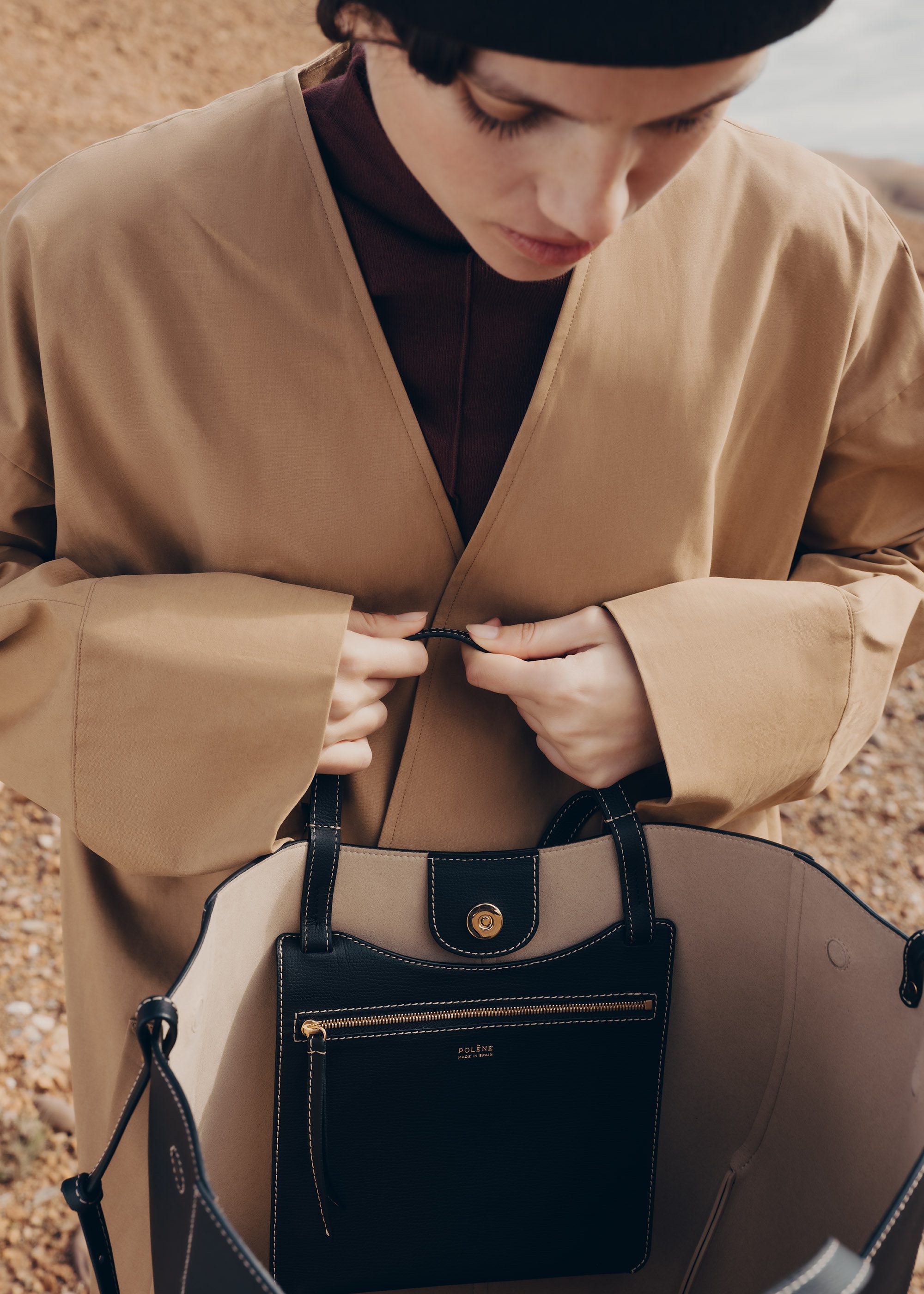 翻褶花苞美學再現 Polene Cyme Tote 譜寫都市優雅新高度7