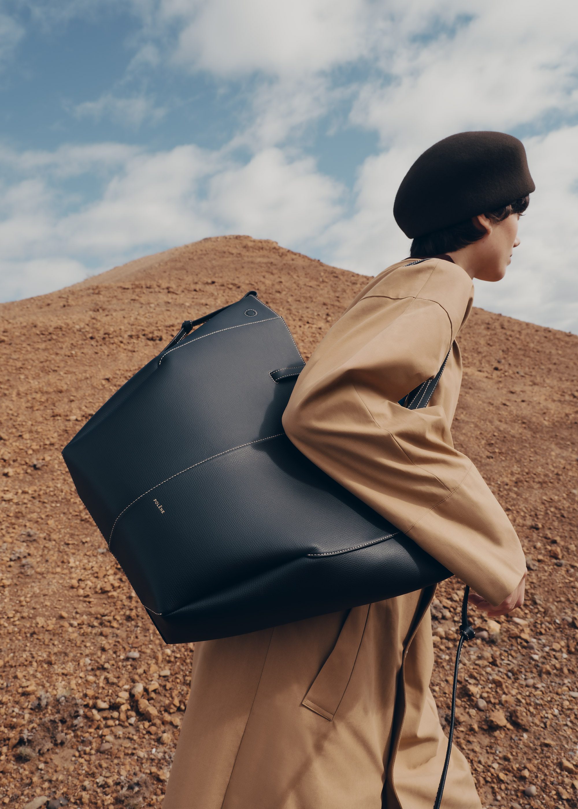 翻褶花苞美學再現 Polene Cyme Tote 譜寫都市優雅新高度8