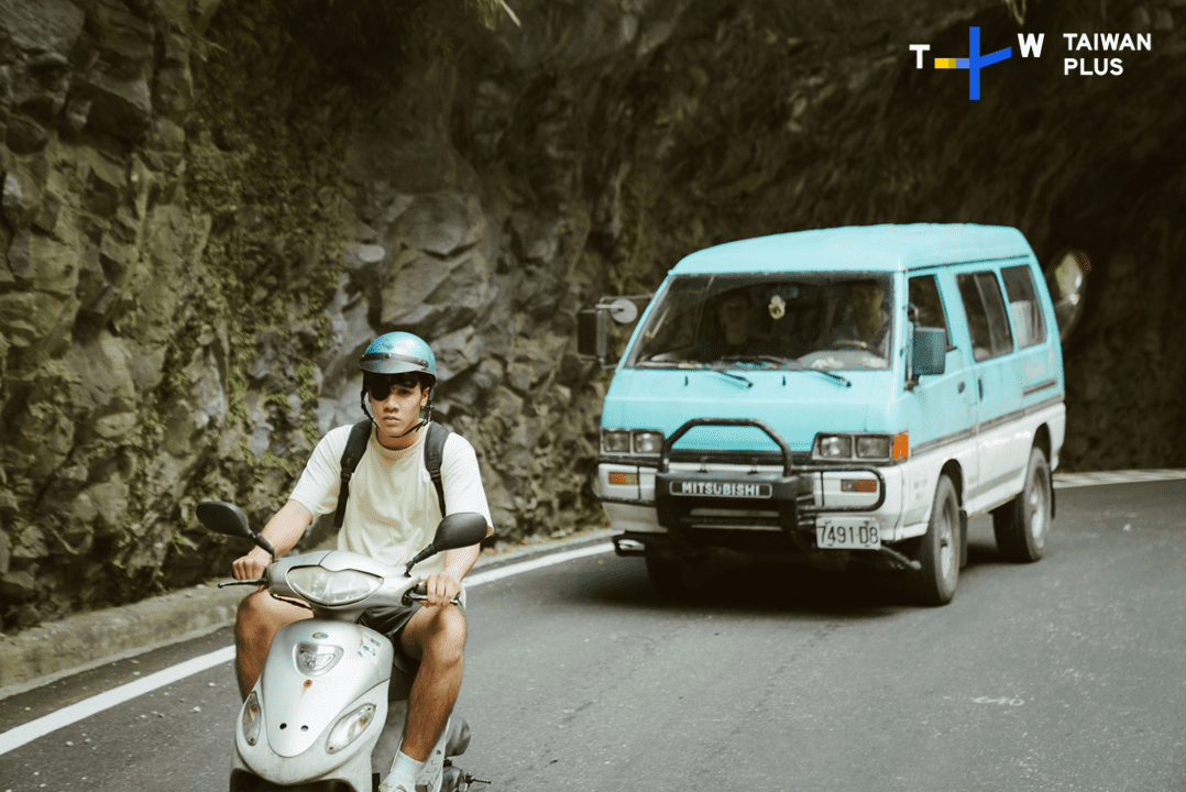 鳳小岳《陌路兄弟》演技突破，家族記憶交織人生裂痕的真摯旅程 (2)