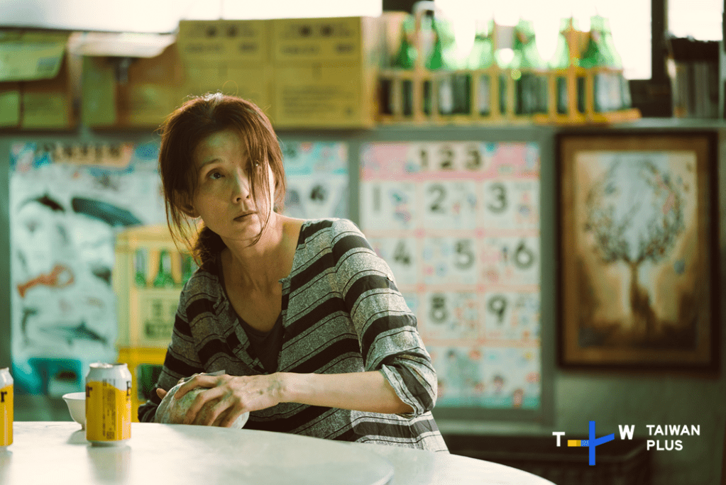 鳳小岳《陌路兄弟》演技突破，家族記憶交織人生裂痕的真摯旅程 (3)