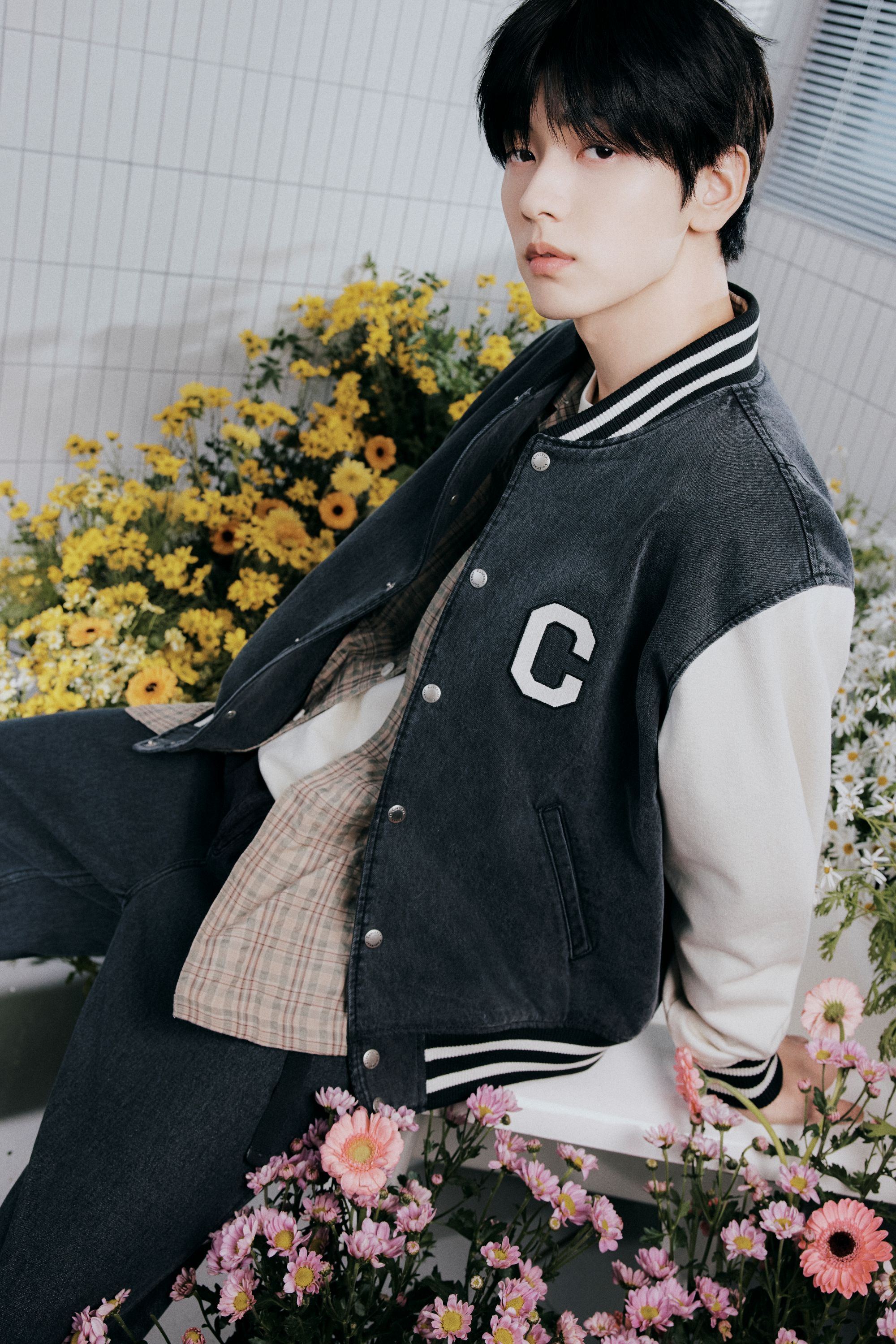 COVERNAT春季系列亮相　TOMORROW X TOGETHER 成員SOOBIN限量小卡同步登場 (8)
