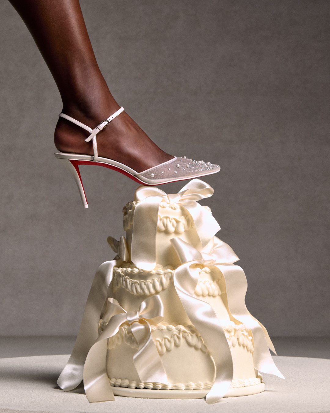 Christian Louboutin婚鞋系列亮相｜紅底設計為婚禮造型注入優雅焦點 5