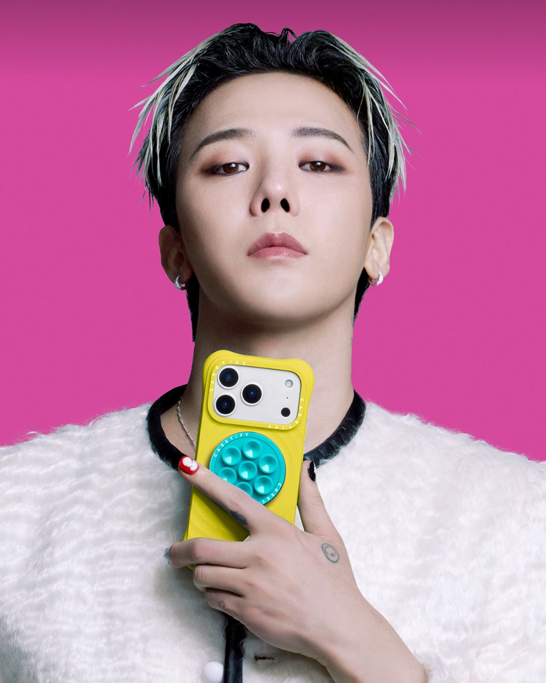 G DRAGON攜手CASETiFY亮相CHROMATIC系列波紋手機殼形象公開3
