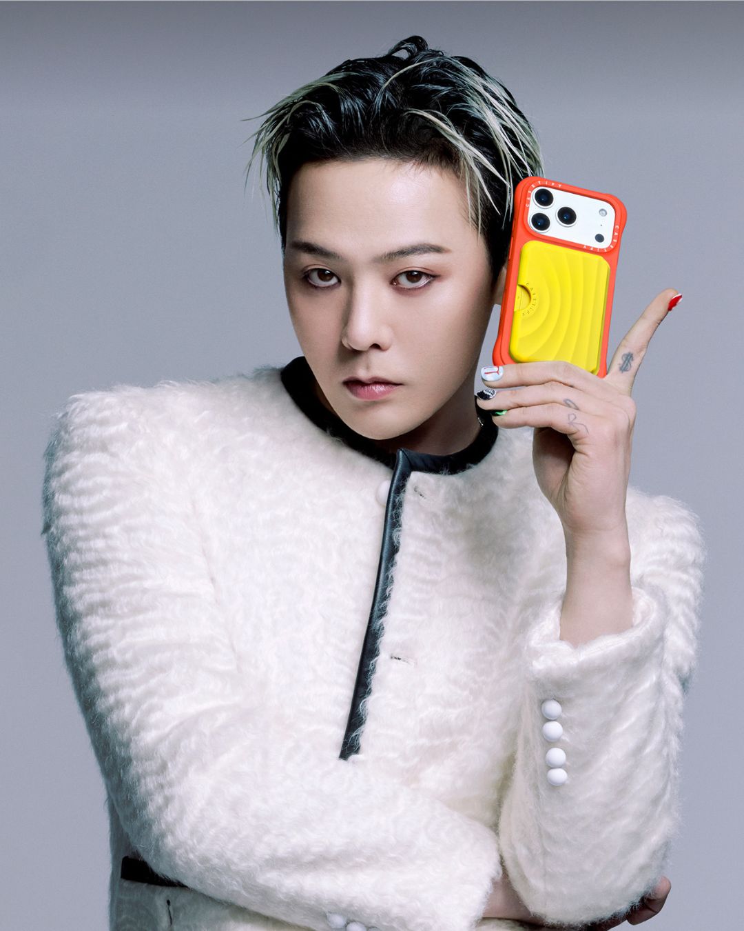 G DRAGON攜手CASETiFY亮相CHROMATIC系列波紋手機殼形象公開5
