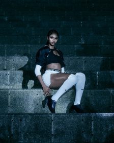Nike First Sight女子鞋款登場｜Noir Mirage Shadow重塑女性運動時尚