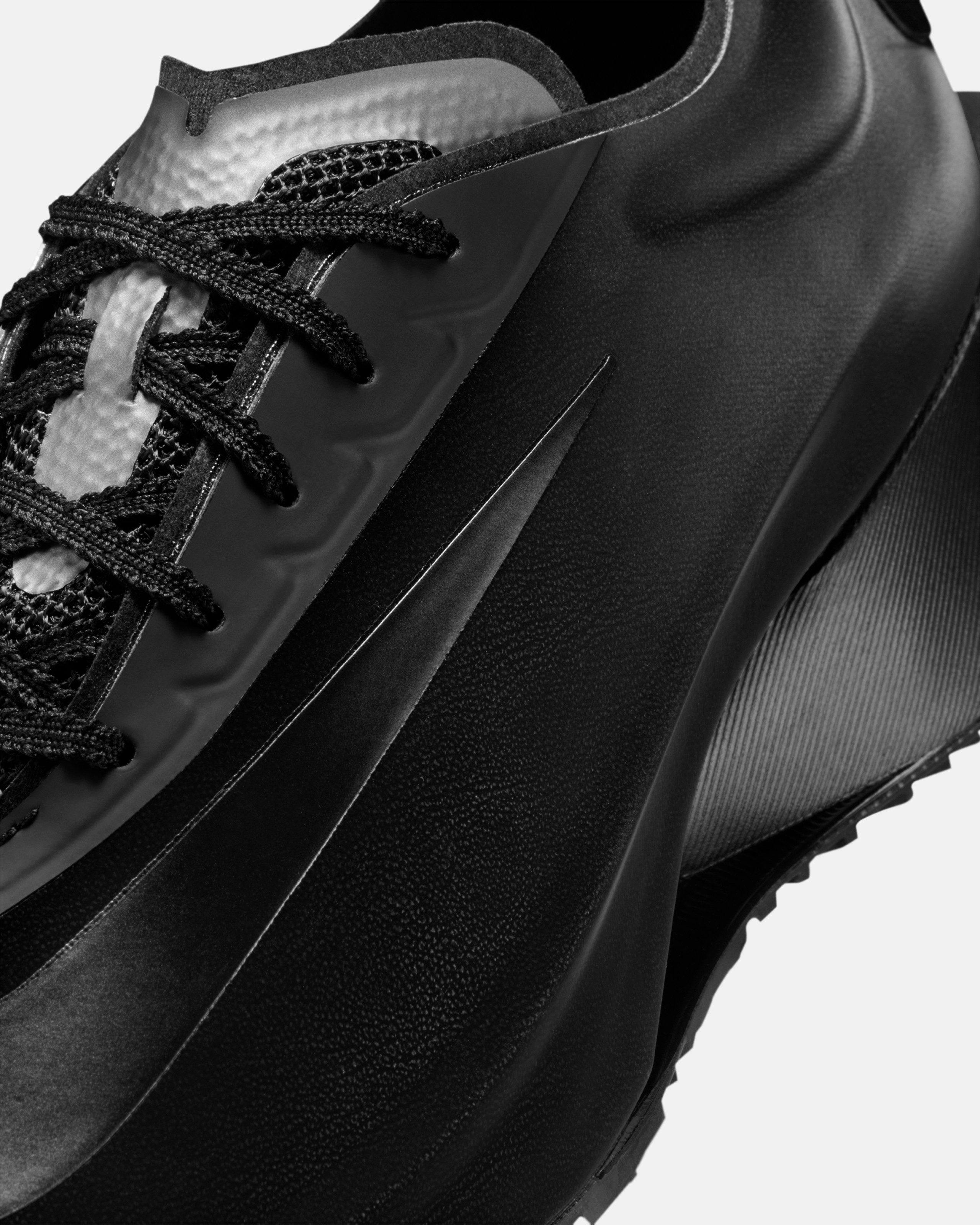 Nike First Sight女子鞋款登場｜Noir Mirage Shadow重塑女性運動時尚 (5)