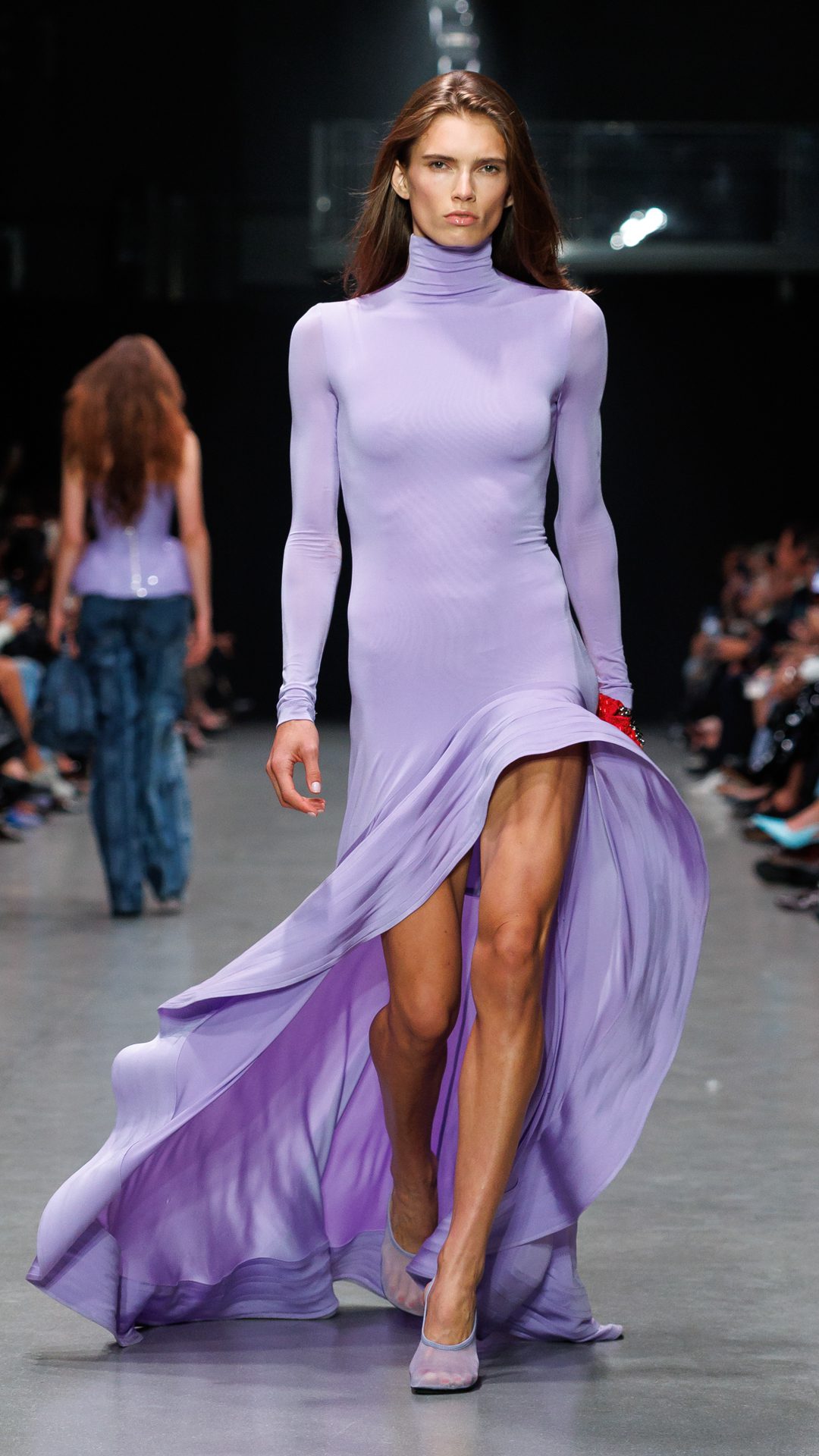 Stella McCartney 2026夏季系列｜永續材質與科技時尚共構新輪廓 (1)