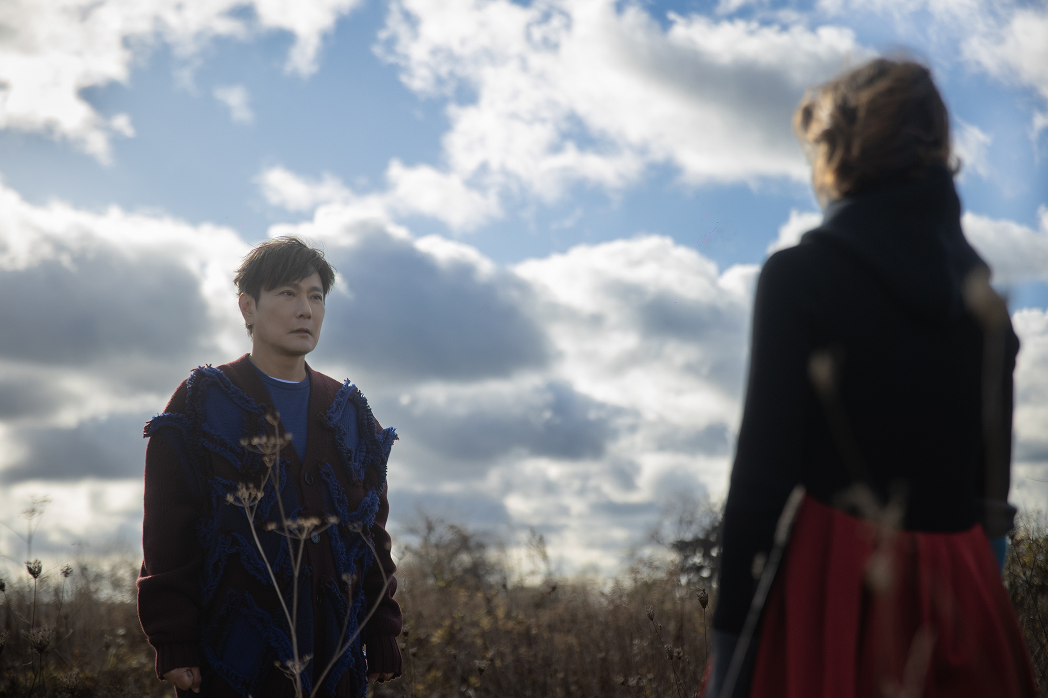 張信哲致敬梵谷！〈萬語千言〉MV引爆油畫特效美學，橫跨奧維爾小鎮追尋藝術底蘊3