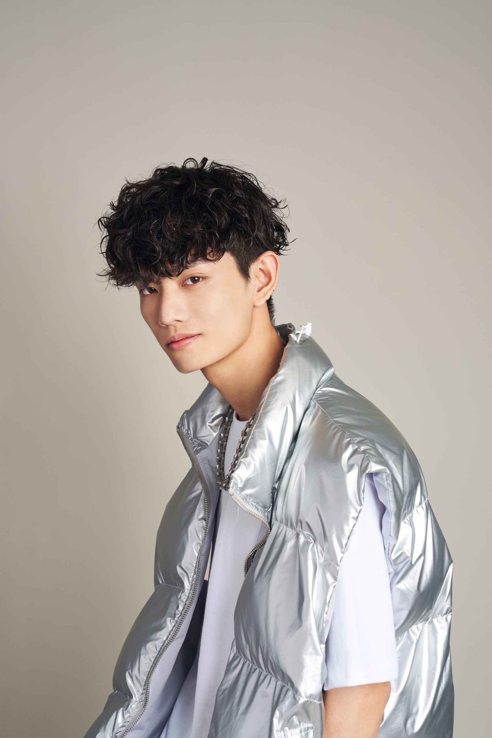 斑恩Ben全新單曲〈只想站在你身邊〉｜從校園曖昧到勇敢追愛的純粹悸動 scaled