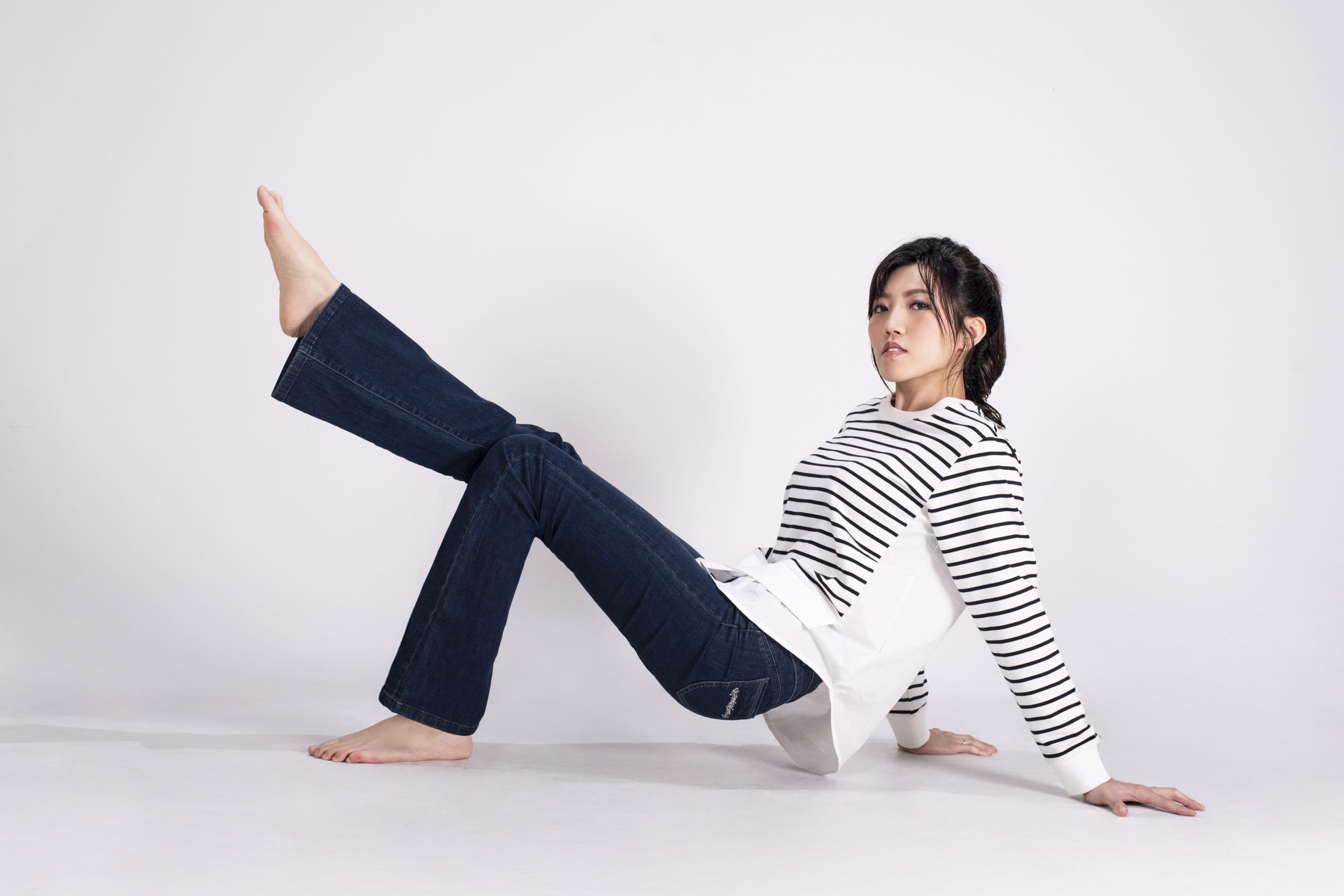 林希子首張全創作專輯《我披著世界轉動》：從金鐘主持課到 City Pop 樂壇新勢力 scaled