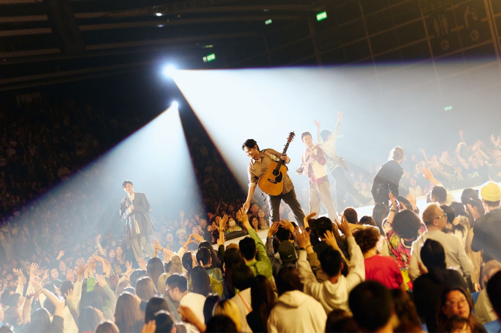 王菀之蘇打綠重聚香港慈善夜4