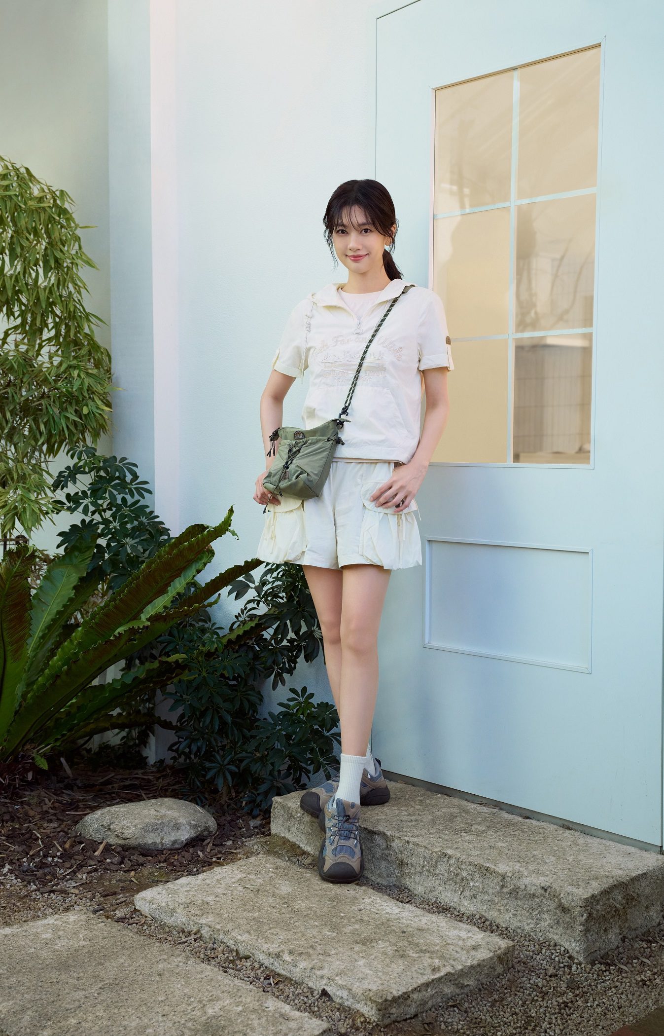 BBC EARTH春夏新作亮相 庭沼珉演繹輕盈戶外日常風格 (4)