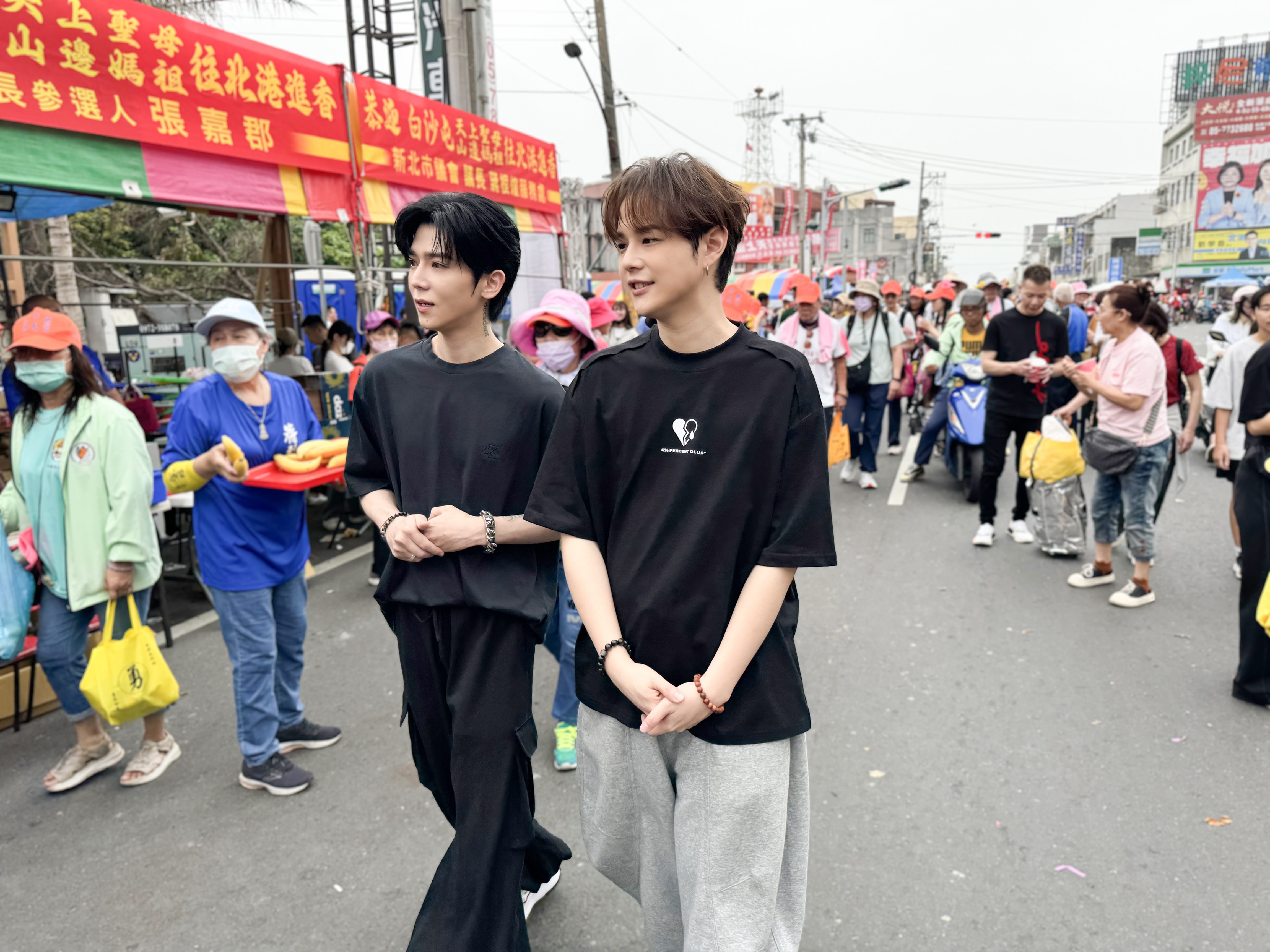 Bii與郭家瑋首赴北港進香為信眾應援　見證信仰熱潮大呼現場很有愛 (2)