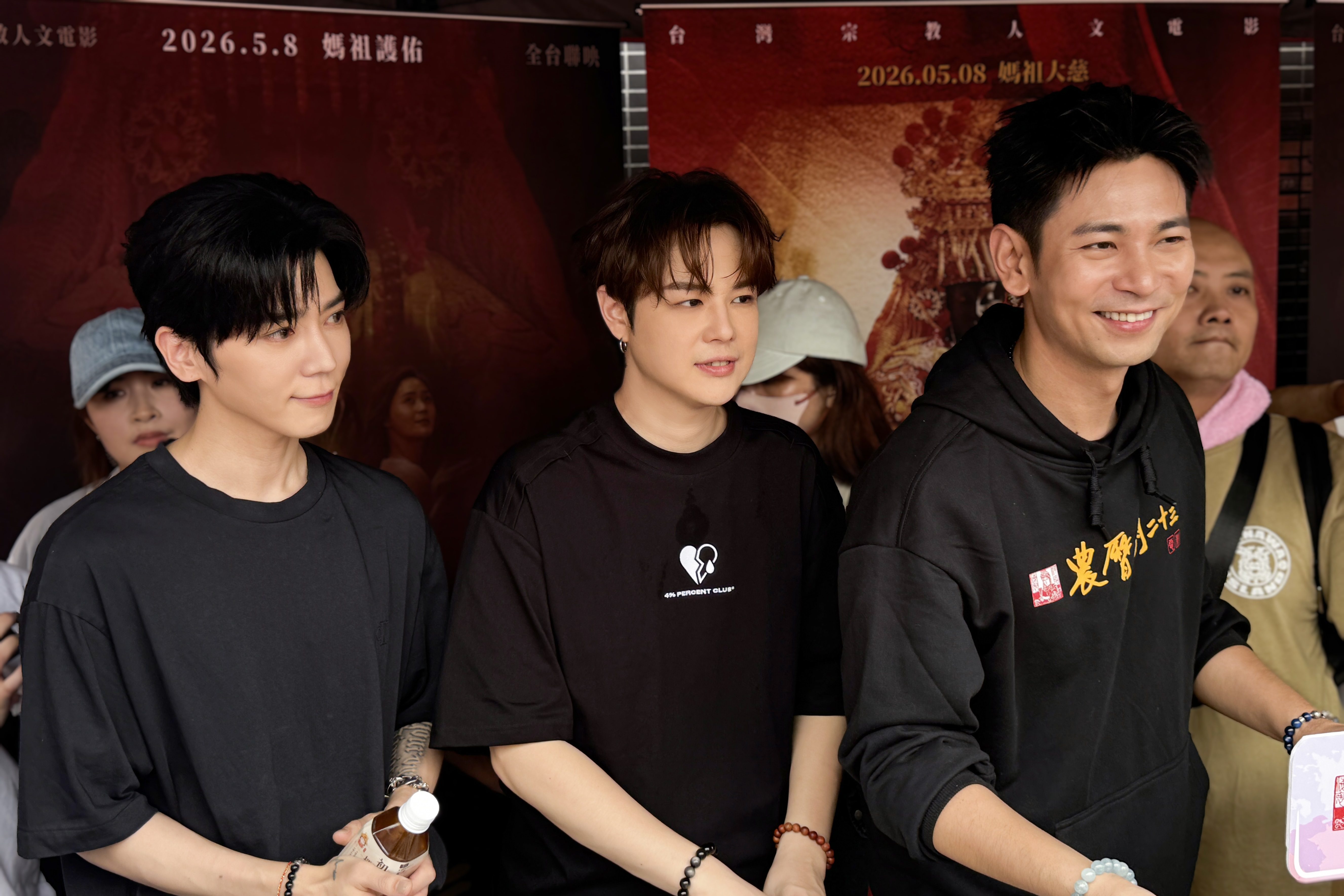 Bii與郭家瑋首赴北港進香為信眾應援　見證信仰熱潮大呼現場很有愛 (4)