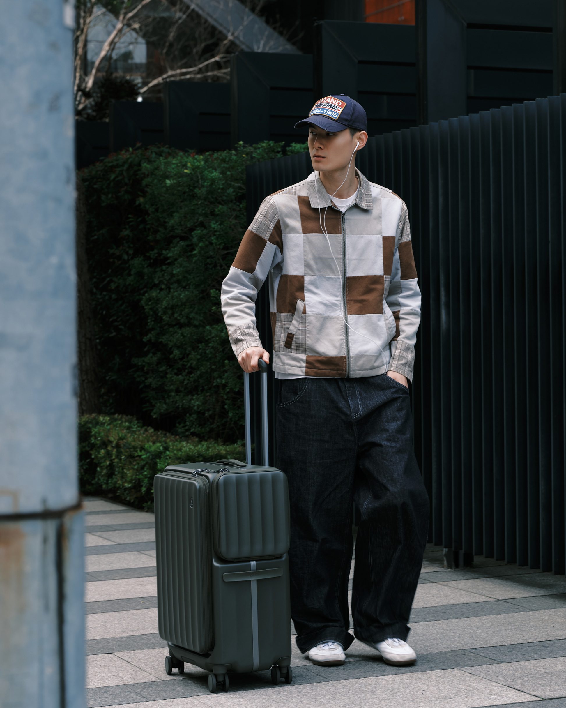 CROWN WAVE磁吸側袋箱亮相｜重塑都會移動美學新標準 (2)