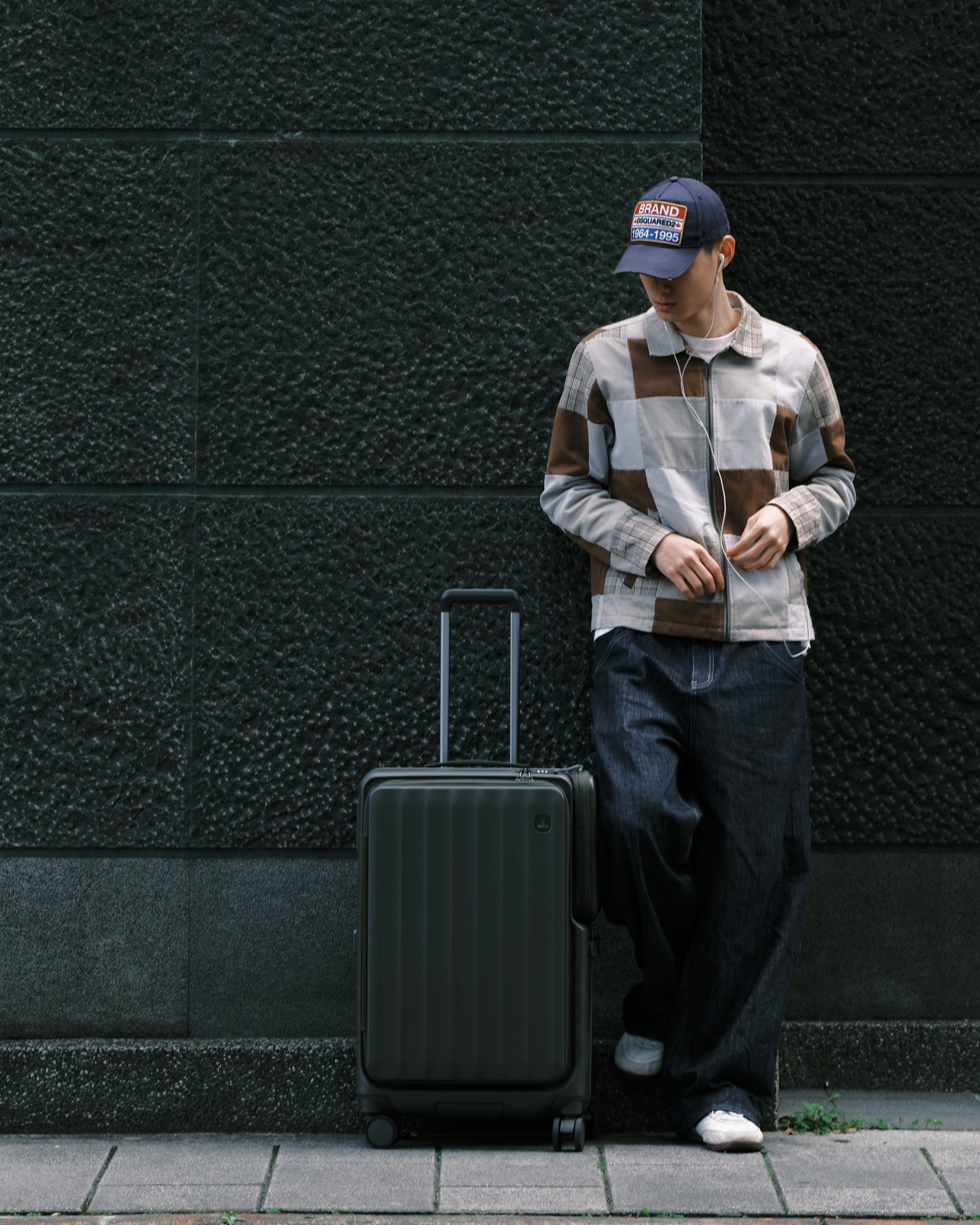 CROWN WAVE磁吸側袋箱亮相｜重塑都會移動美學新標準 (3)