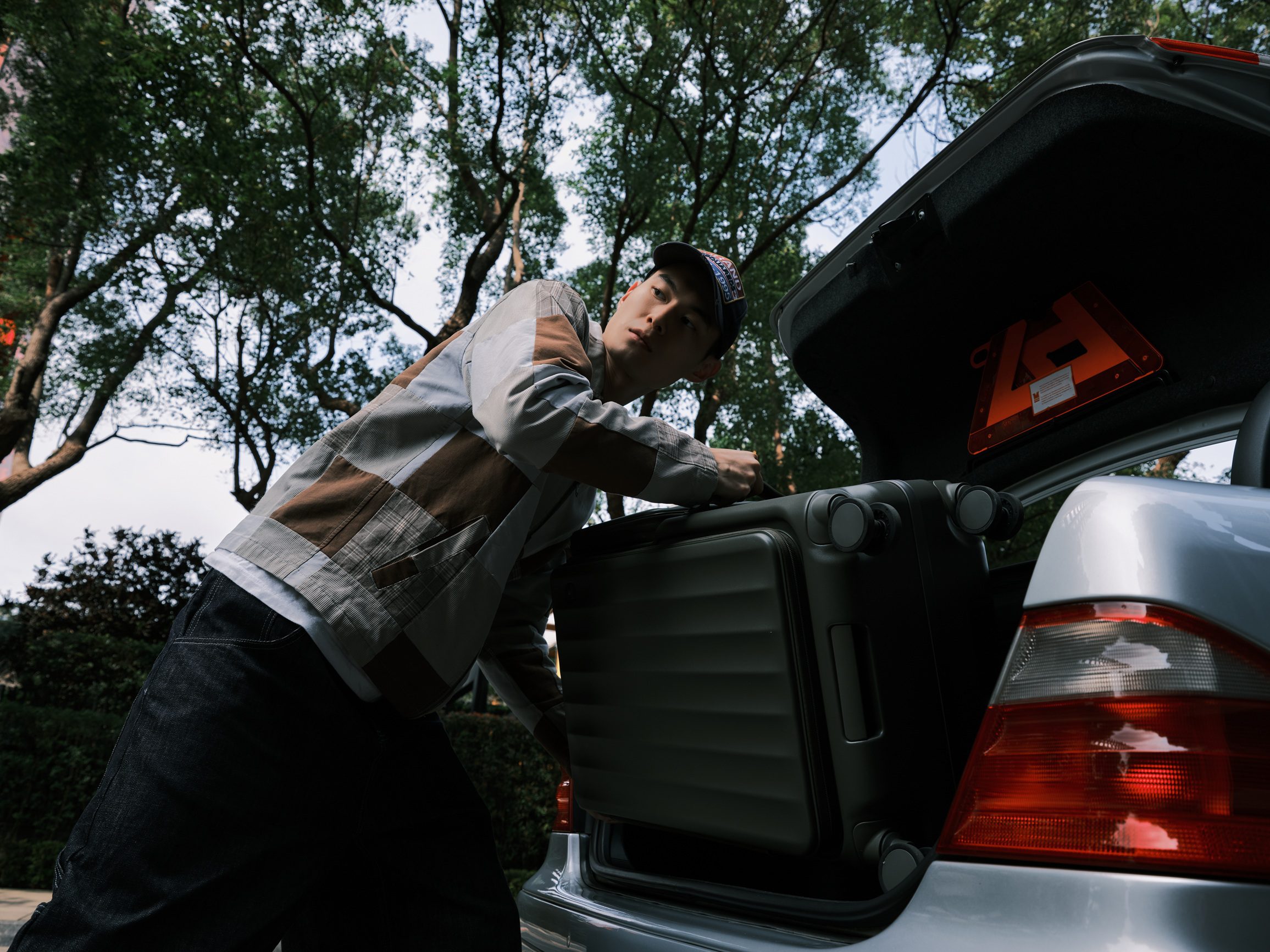 CROWN WAVE磁吸側袋箱亮相｜重塑都會移動美學新標準 (4)