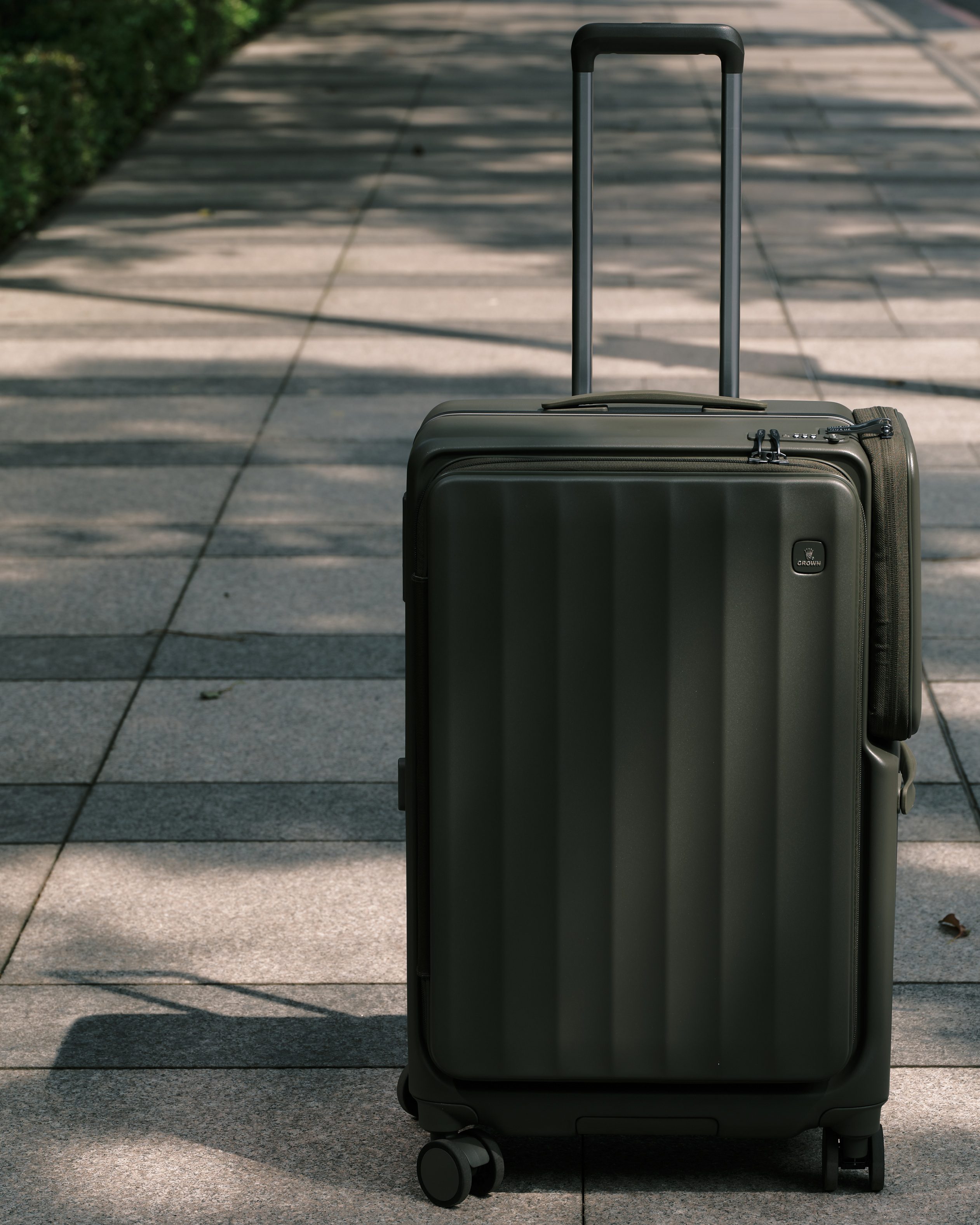 CROWN WAVE磁吸側袋箱亮相｜重塑都會移動美學新標準 (6)