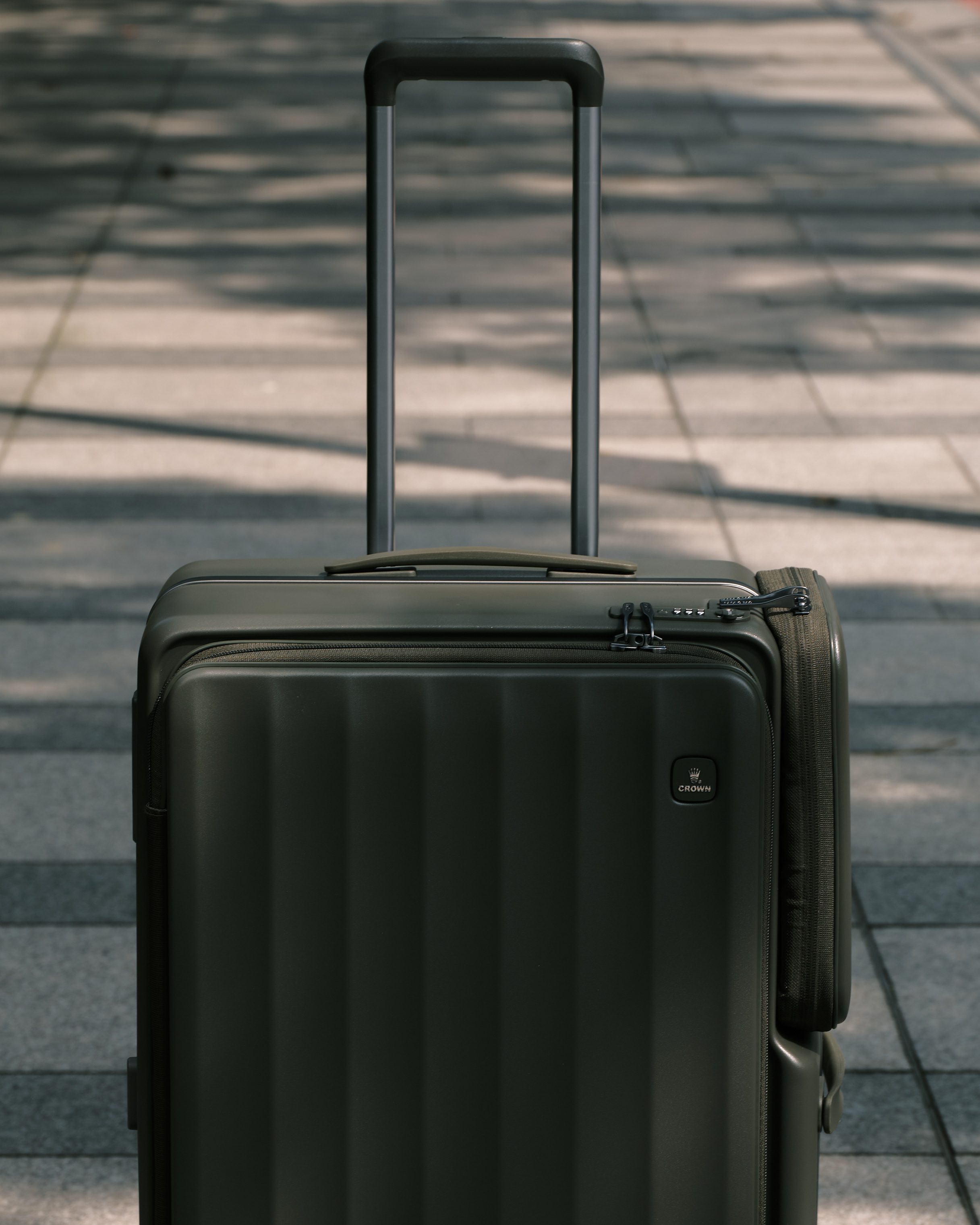 CROWN WAVE磁吸側袋箱亮相｜重塑都會移動美學新標準 (7)