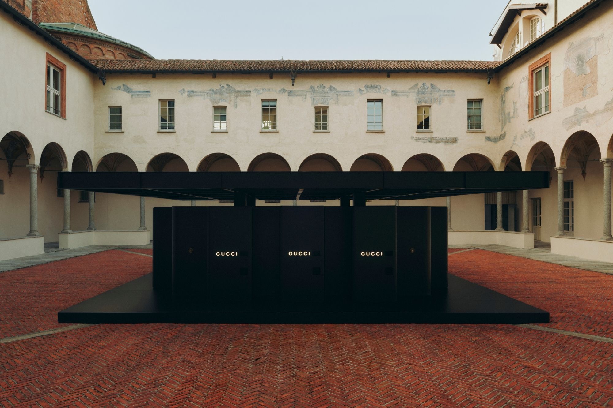 Gucci Memoria沉浸展亮相米蘭設計週 重構百年時尚敘事軸線2