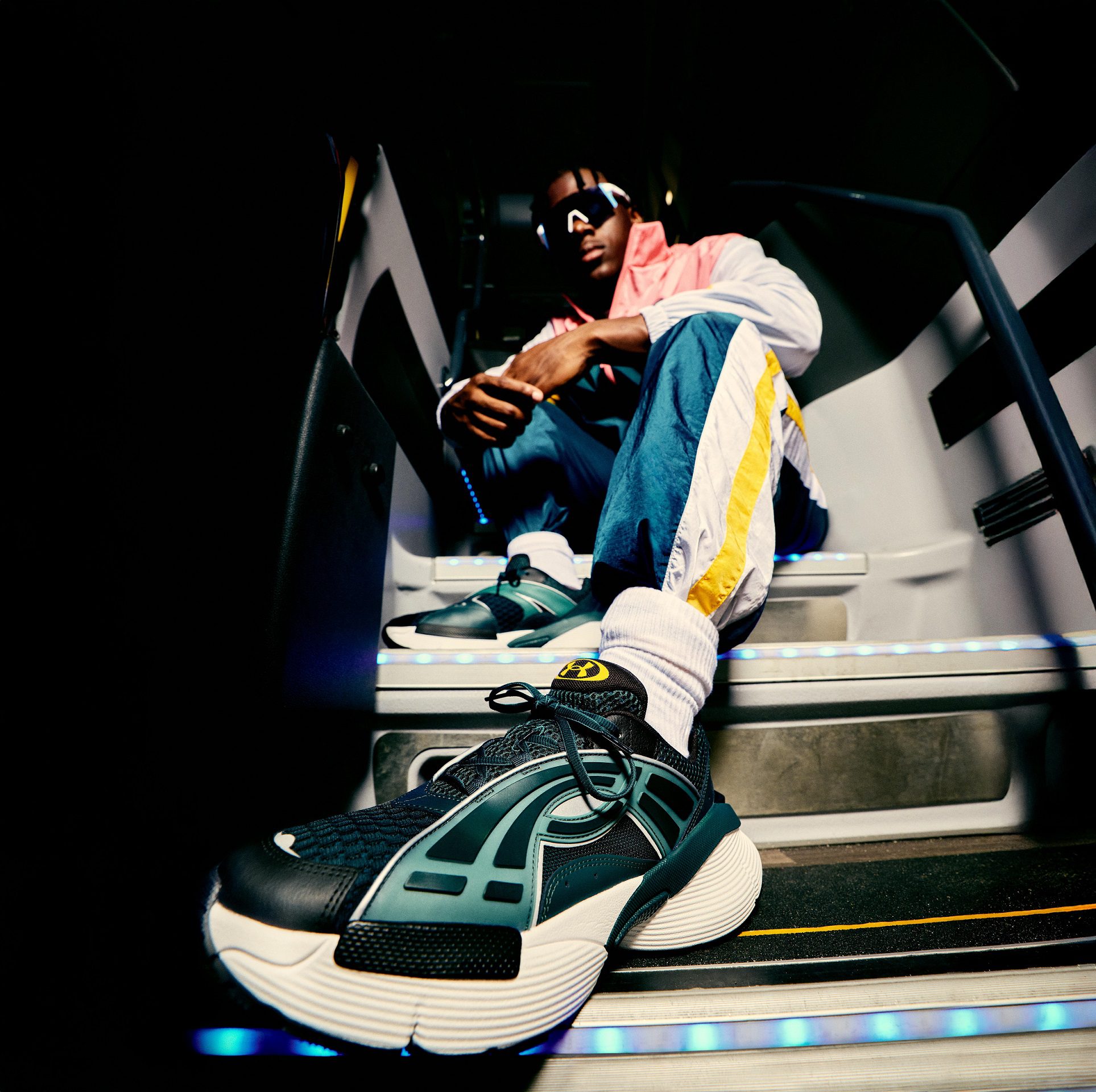 UA Arc 96復古鞋款翻玩經典打造前衛街頭感 2