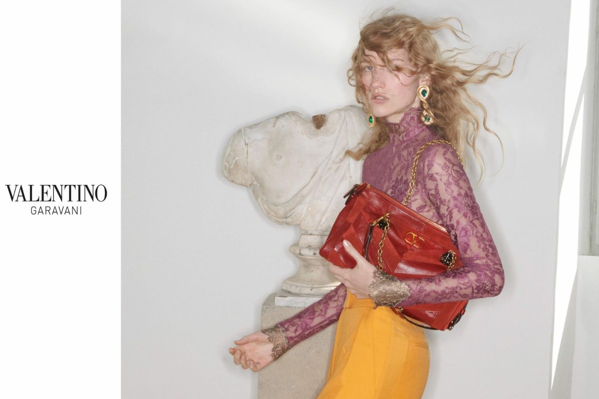 VALENTINO 2026早秋形象揭開Cy Twombly宅邸的時間場景1