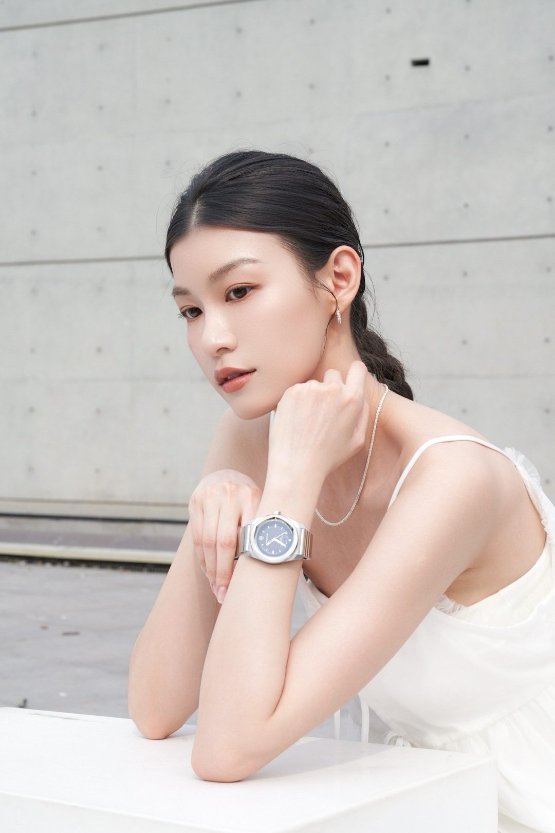 Victorinox霧灰棕旅行箱登場｜Concept One腕錶同步亮相 (2)