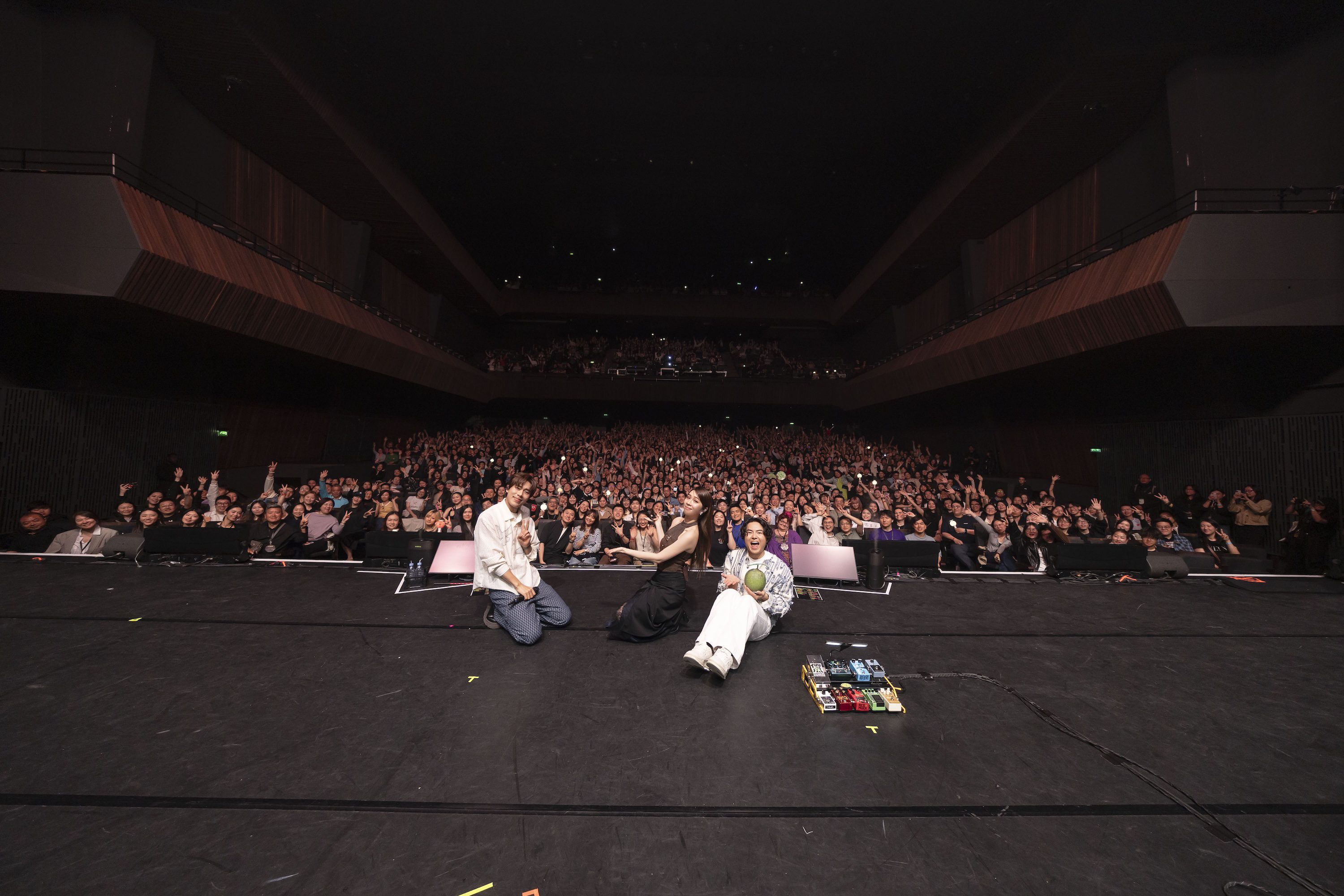 告五人黑夜狂奔世界巡迴演唱會寫下華語新紀錄 (4)