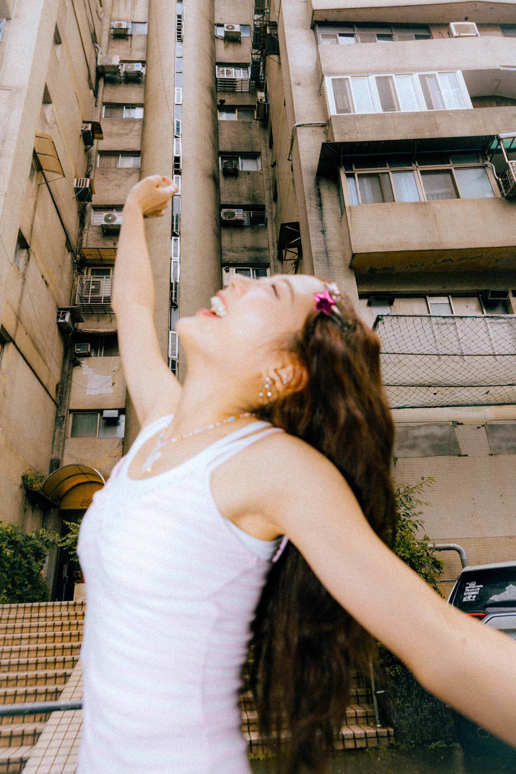 金針菇舞曲〈啊金價〉唱出台式崩潰哲學 (1)