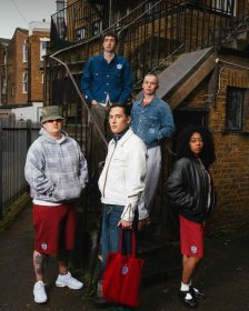 Levi’s®聯手英格蘭足球總會打造丹寧應援系列詮釋賽事文化魅力