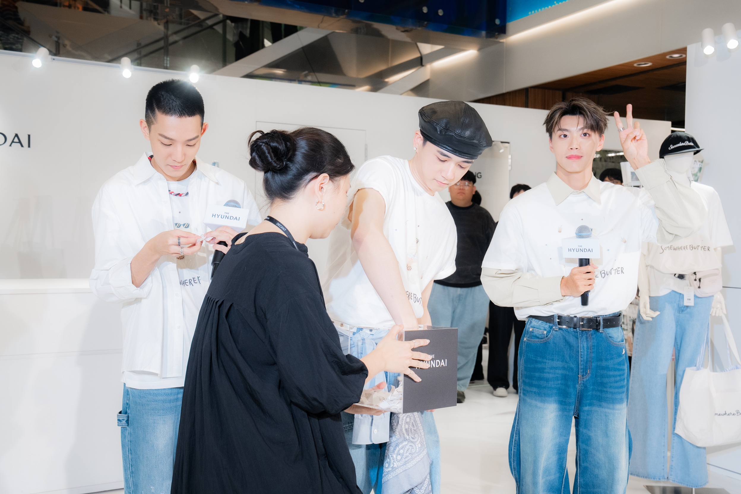 Ozone三帥現身THE HYUNDAI快閃店｜韓系珍奶穿搭成全場焦點 (1)