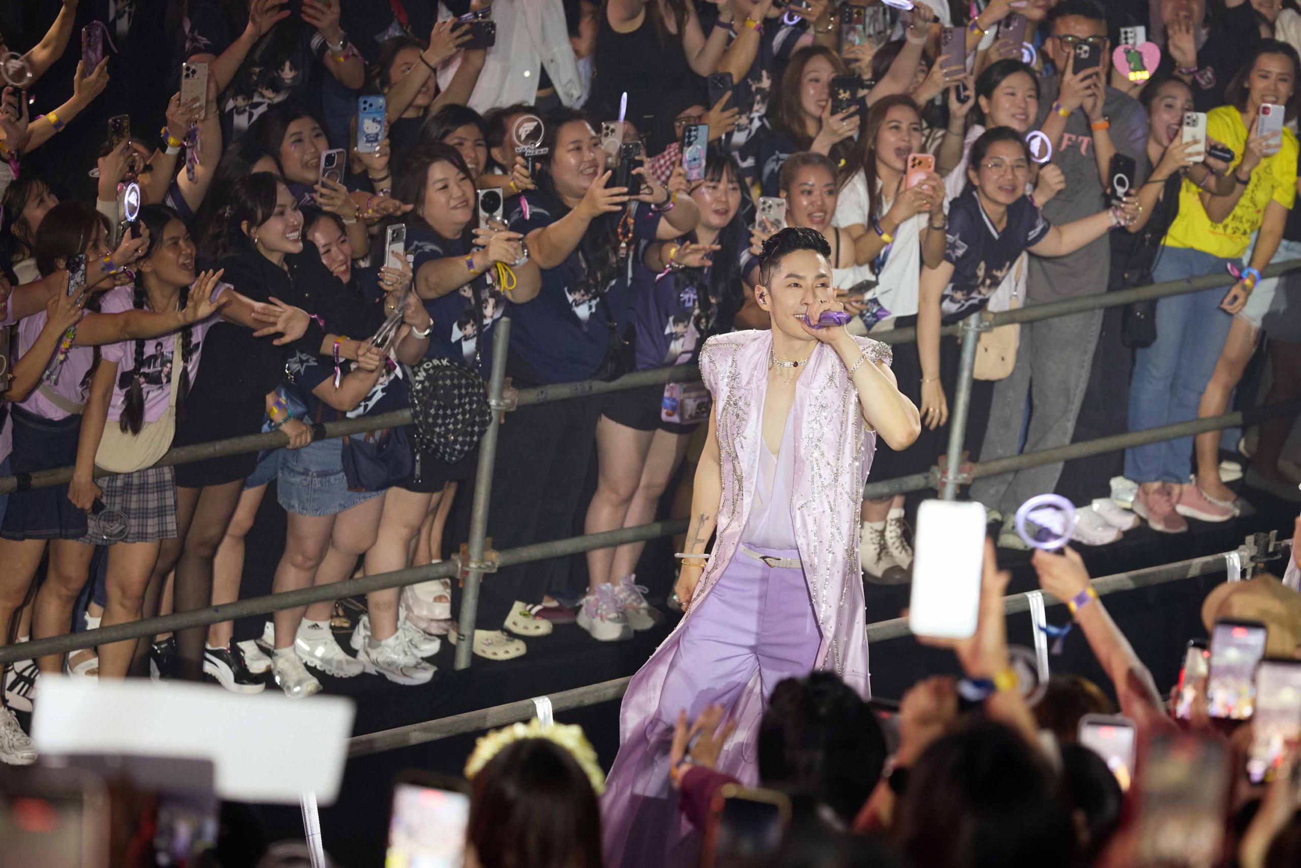 F✦FOREVER恆星之城印尼開唱掀熱潮　環星舞台拉近距離引爆全場回憶 (3)