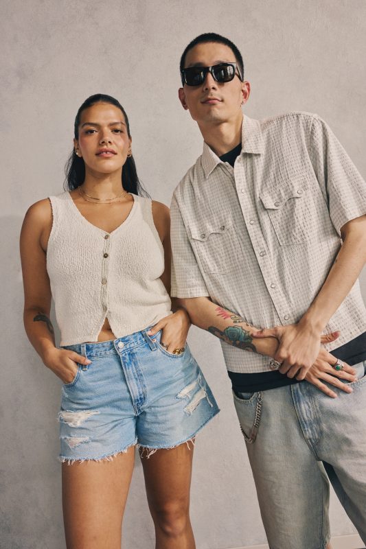 Levis®夏季丹寧短褲全面回歸 喚醒Y2K盛夏穿搭記憶3