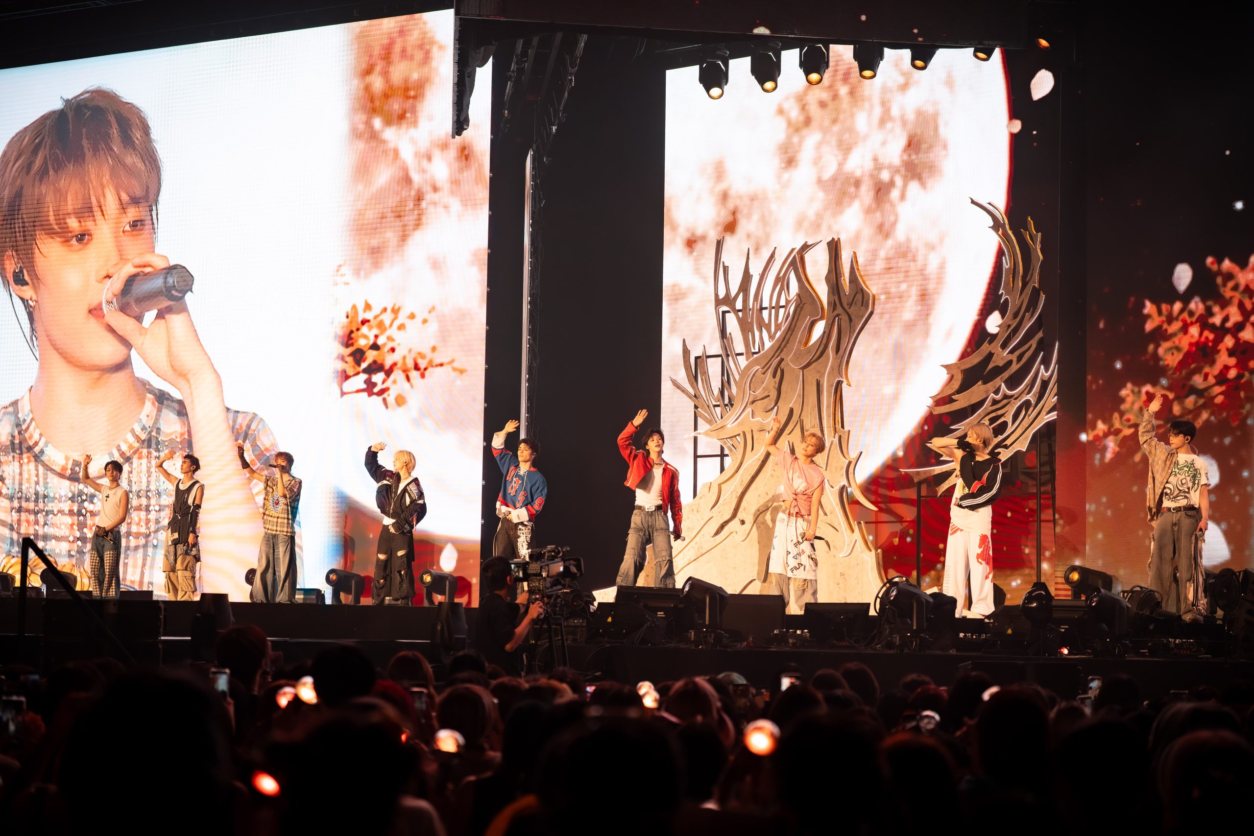 &TEAM台北演唱會魅力全開　林口25首熱曲嗨翻近萬粉絲 (4)