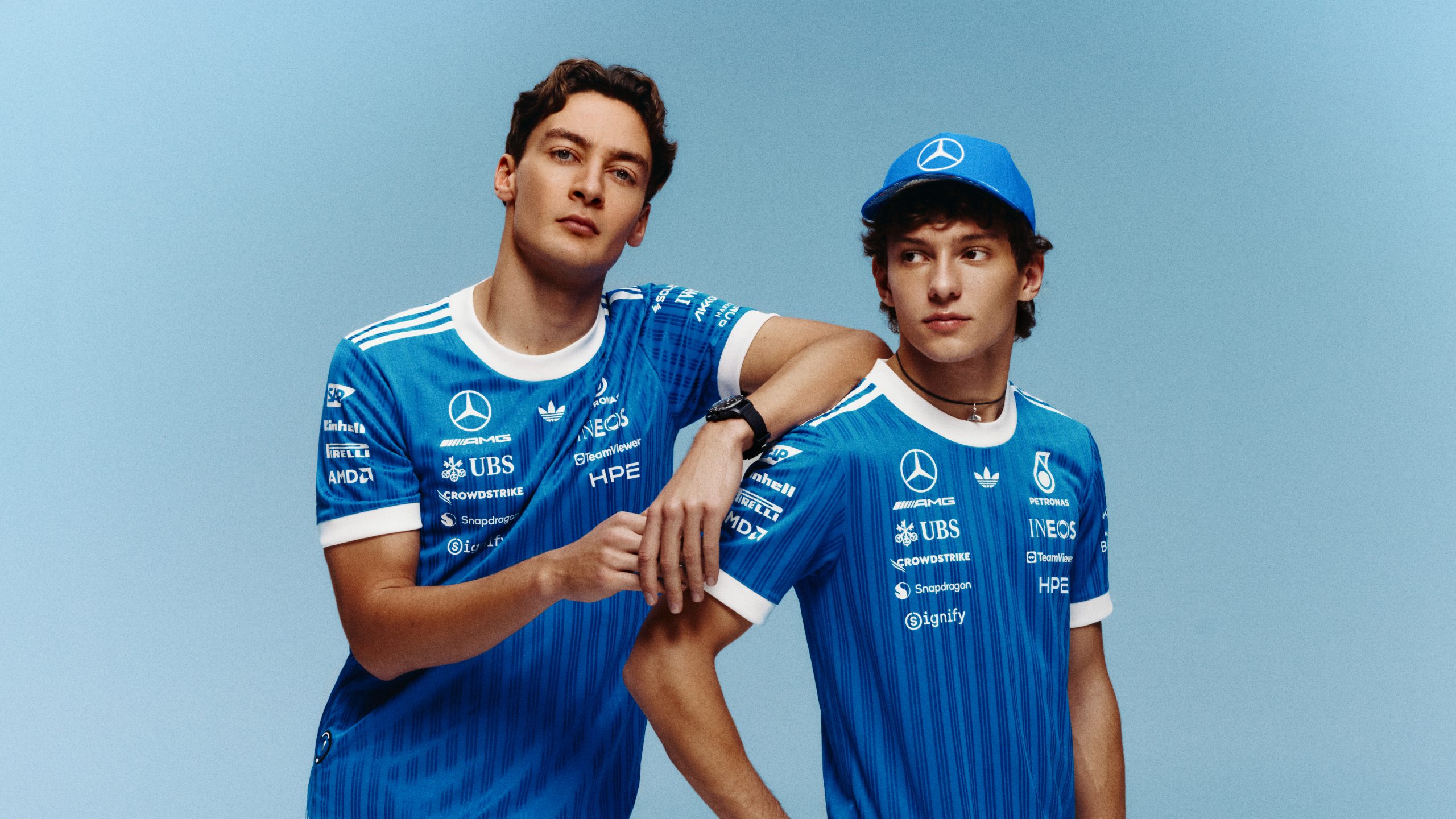 adidas攜手Mercedes AMG PETRONAS F1打造Blue Wonder系列 三葉草首度進軍賽車潮流1 scaled