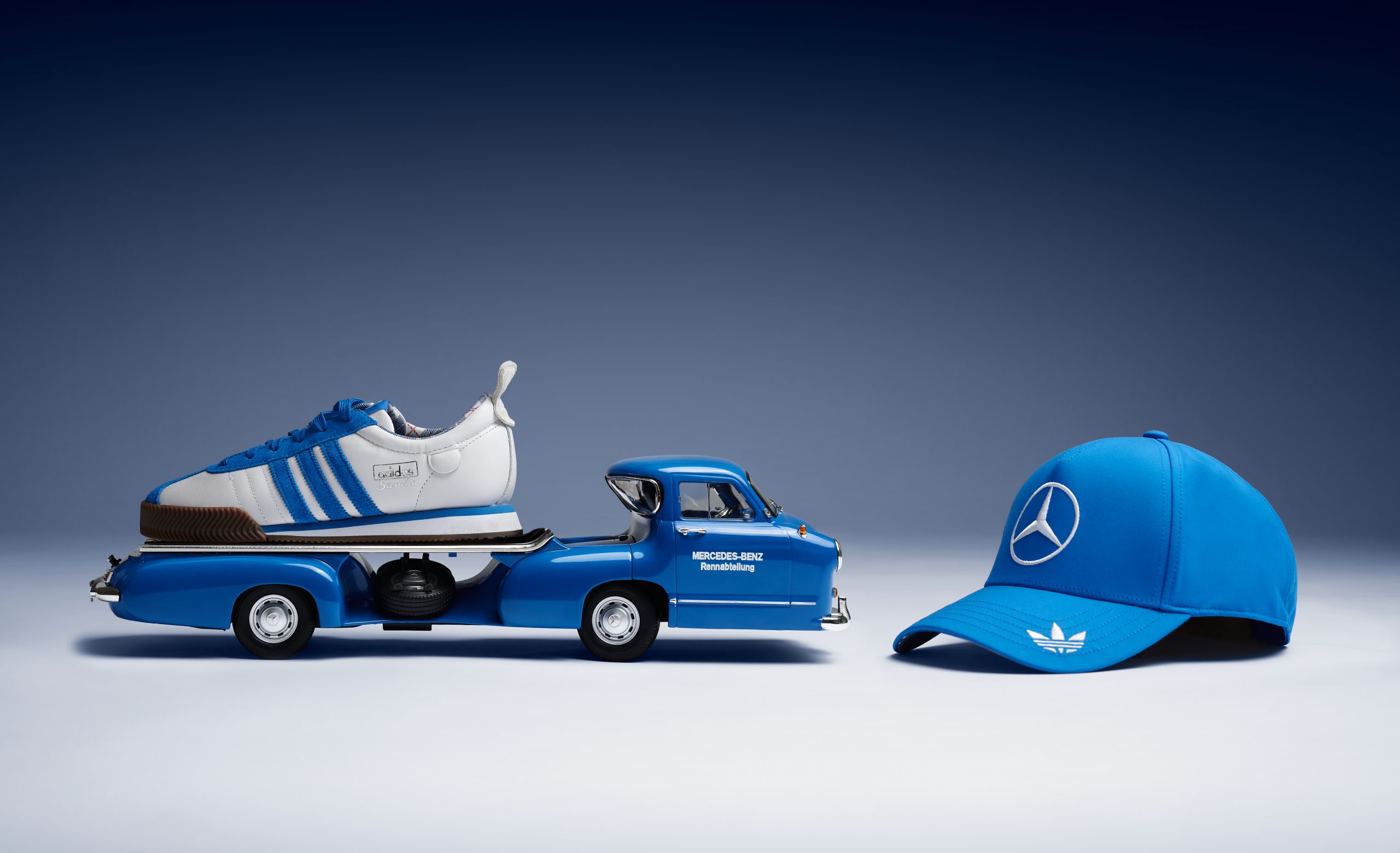adidas攜手Mercedes AMG PETRONAS F1打造Blue Wonder系列 三葉草首度進軍賽車潮流2 scaled