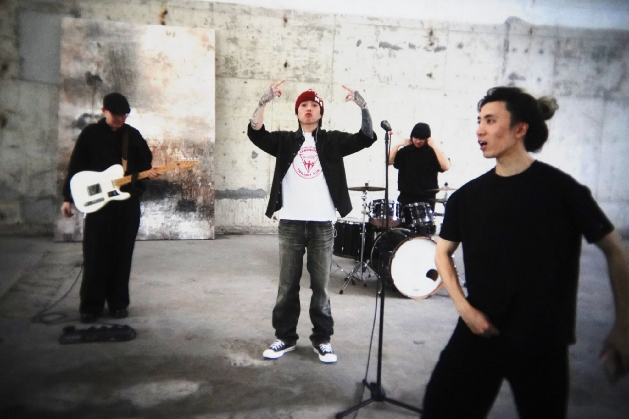 ewonjin新曲〈漸行不漸遠〉正式上線 從巡演驚喜走進錄音室新篇章