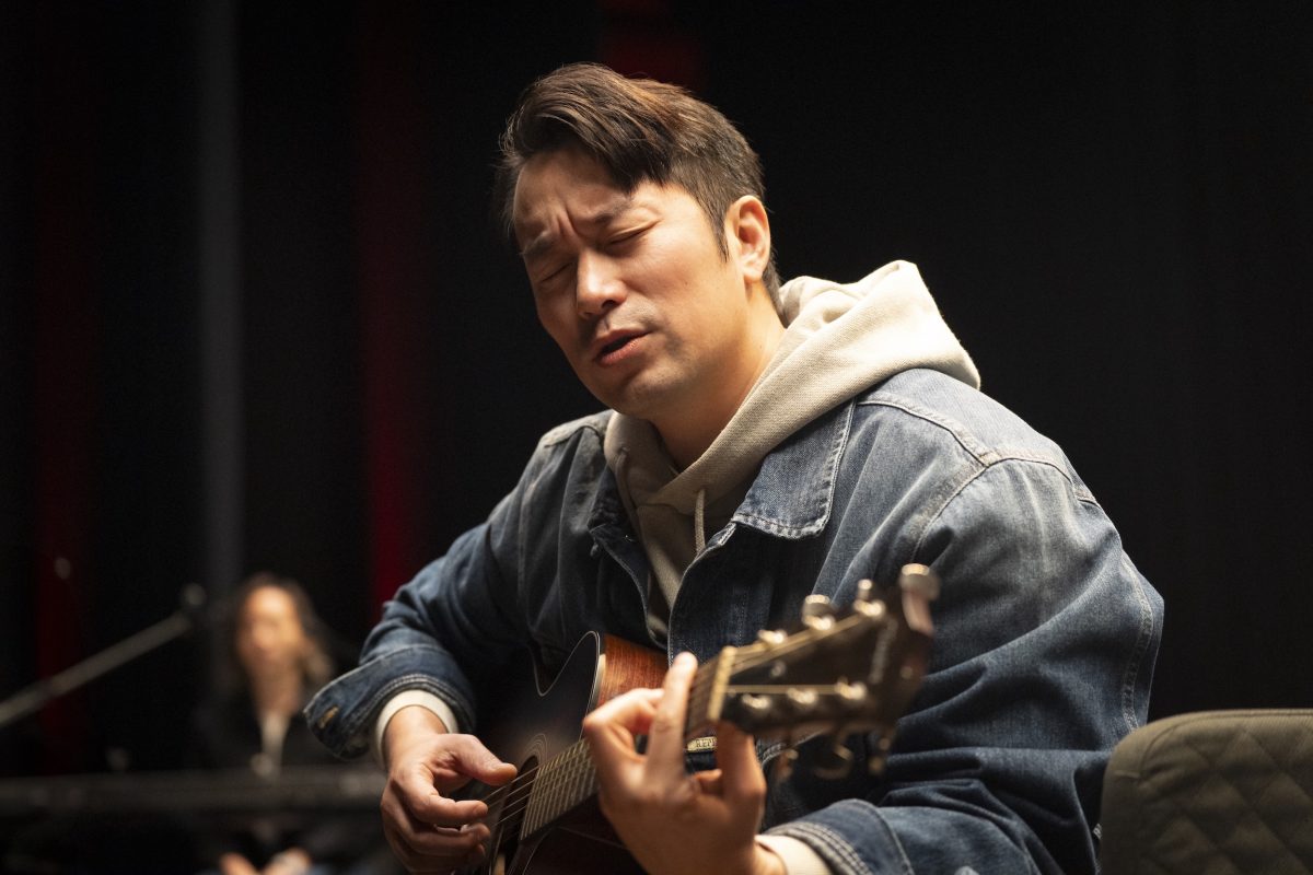 圖03：〈沒有人像我一樣〉更是傳唱無數，戲中「大可傑」（張孝全飾演）唱到潰堤的畫面更討論不斷。（公視提供）