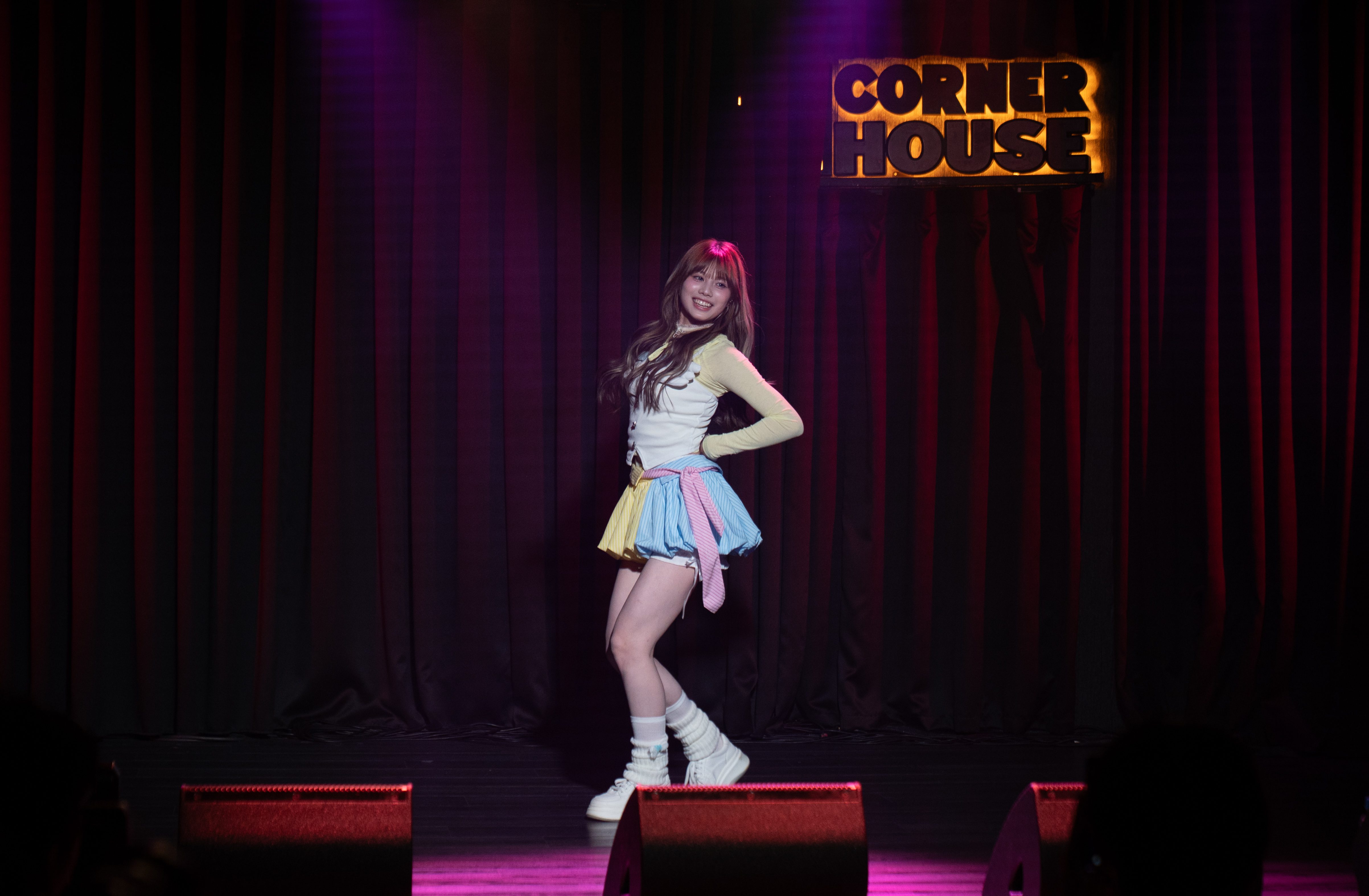 圖2 3. 昀靚演出韓團歌曲〈kitsch〉